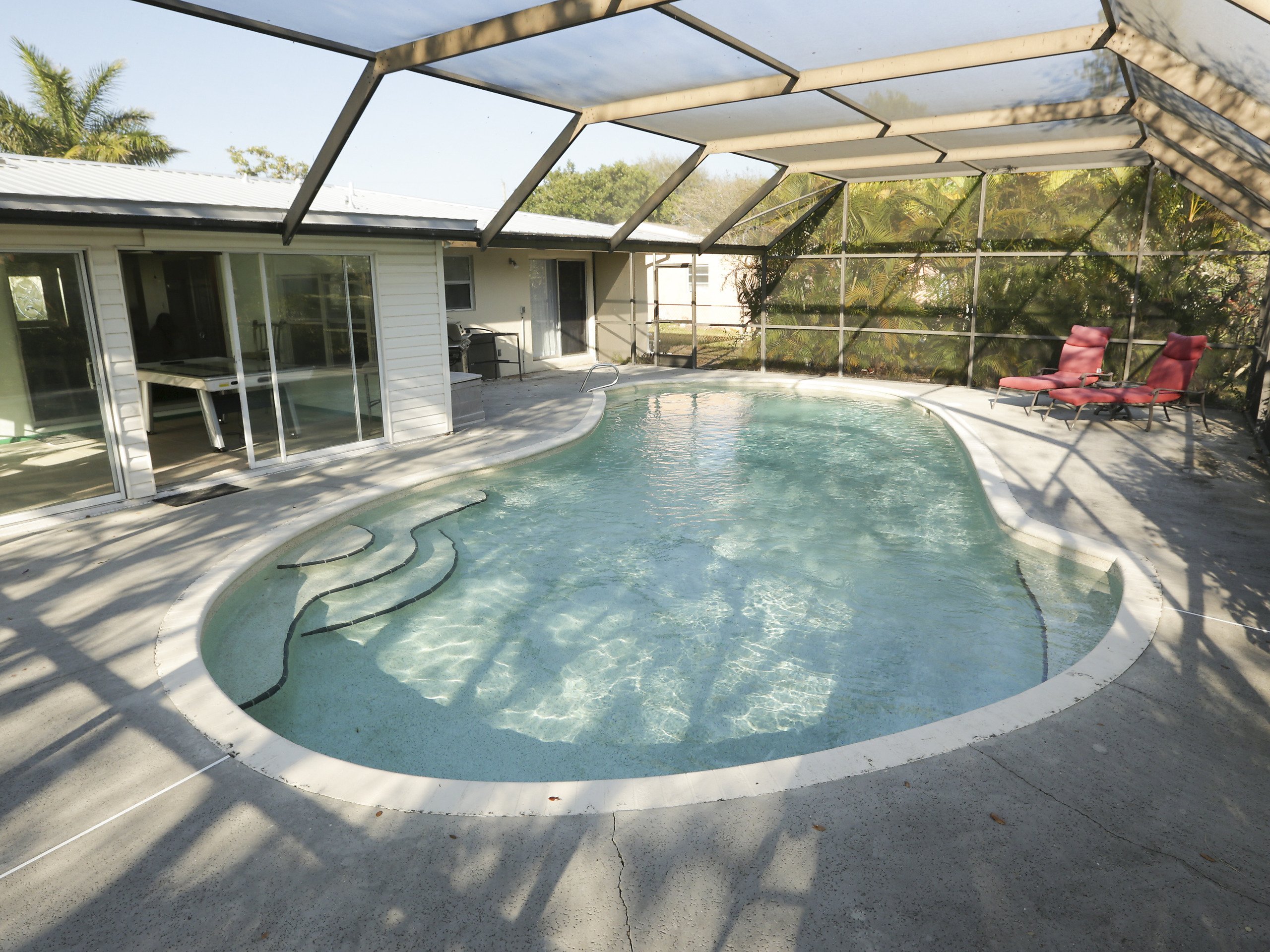 Watch Beachfront Bargain Hunt Renovation, Season 1 Prime Video