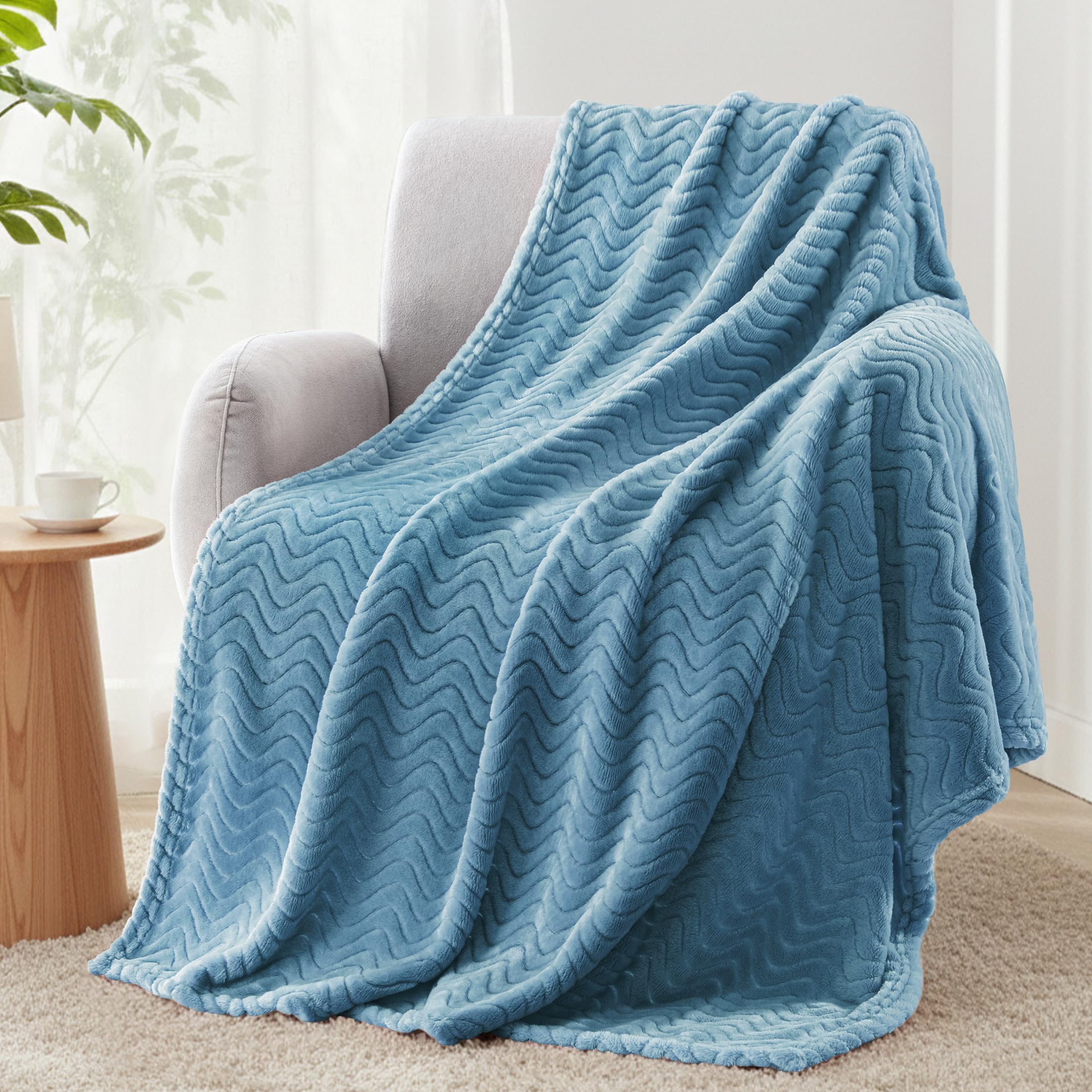 Exclusivo Mezcla Fleece Throw Blanket for Sofa, 127x178 CM Cozy Lightweight Blankets for All Season, Decorative Giftable Fuzzy Plush Wave Textured Throws for Women, Men, Slate Blue
