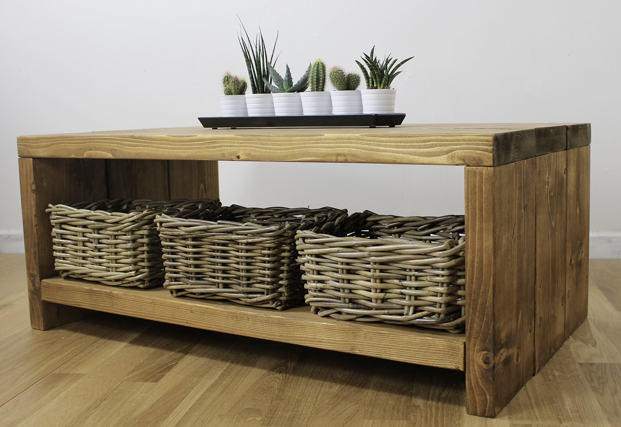 Solid Rustic Handmade Pine coffee table (Farley), finished in a Chunky Country Oak (100cm x 80cm x 40cm, Medium Oak)