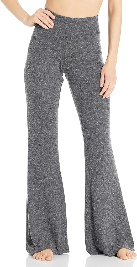 Alo Yoga Women's Yogi Flare Pant at Amazon Women’s Clothing store