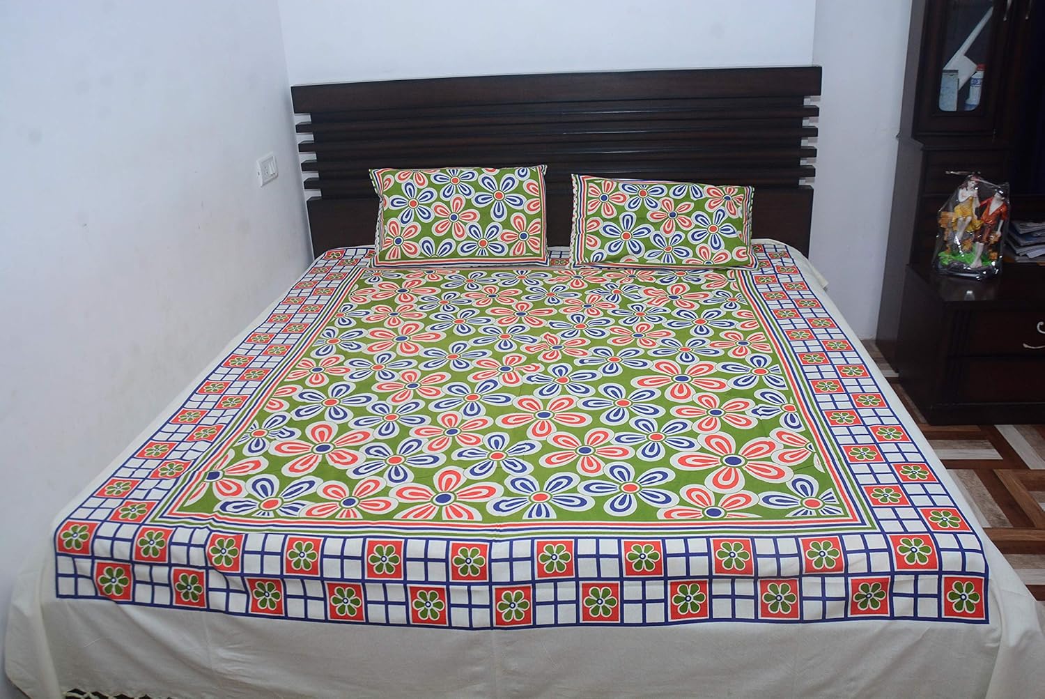 Shreykunj Traders Pilkhuwa Printed Hub World Famous Printing Woks 1 Double Bed Sheet 2 Pillow Covers 100 Cotton Amazon In Home Kitchen