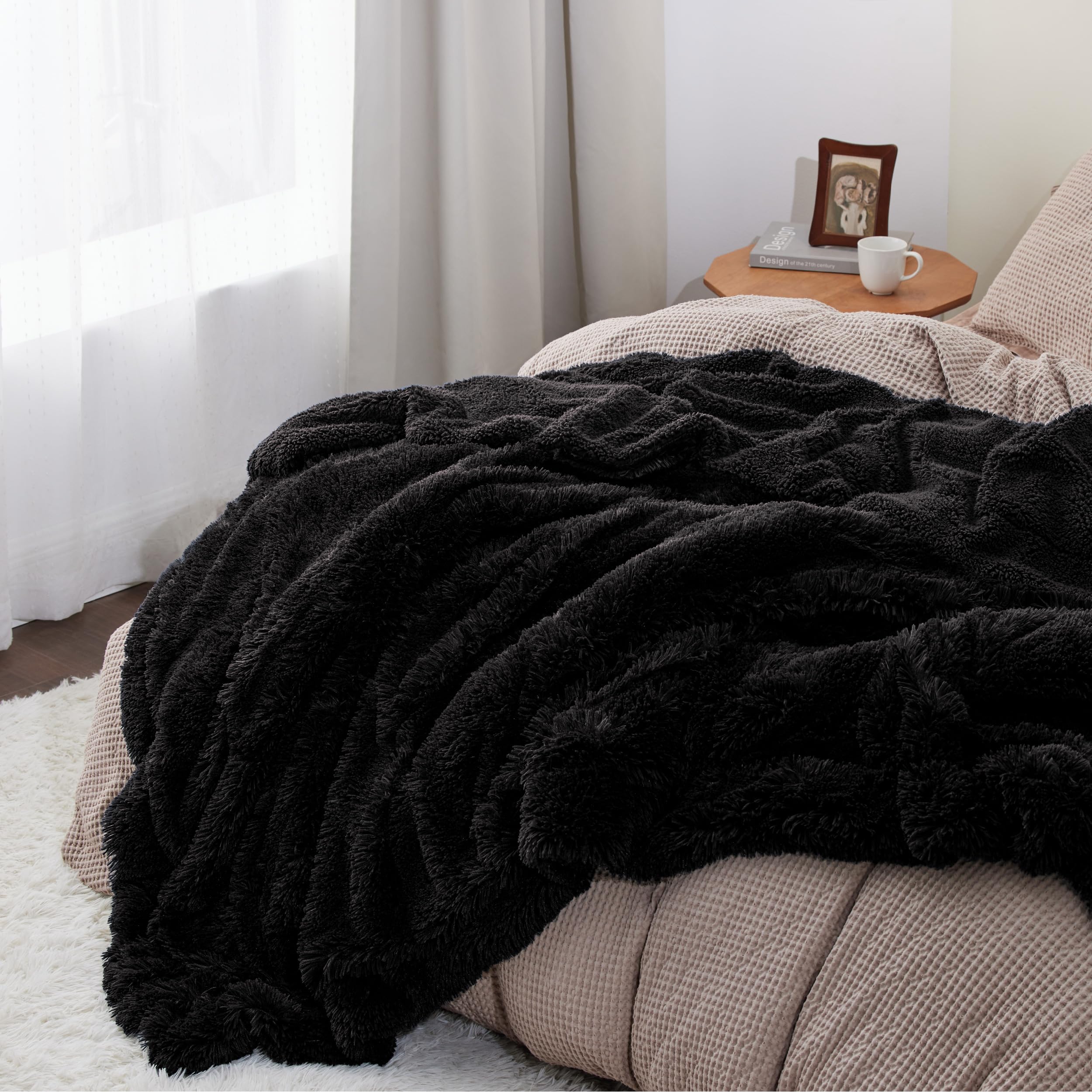 Bedsure Fuzzy Sherpa Faux Fur Twin Blanket Black Cozy Gifts for Women Men, Soft Fleece Plush Warm Minky Thick Blanket Twin Size for Bed, Couch, Room Decor Dorm Essentials Black Decor Gifts, 60x80