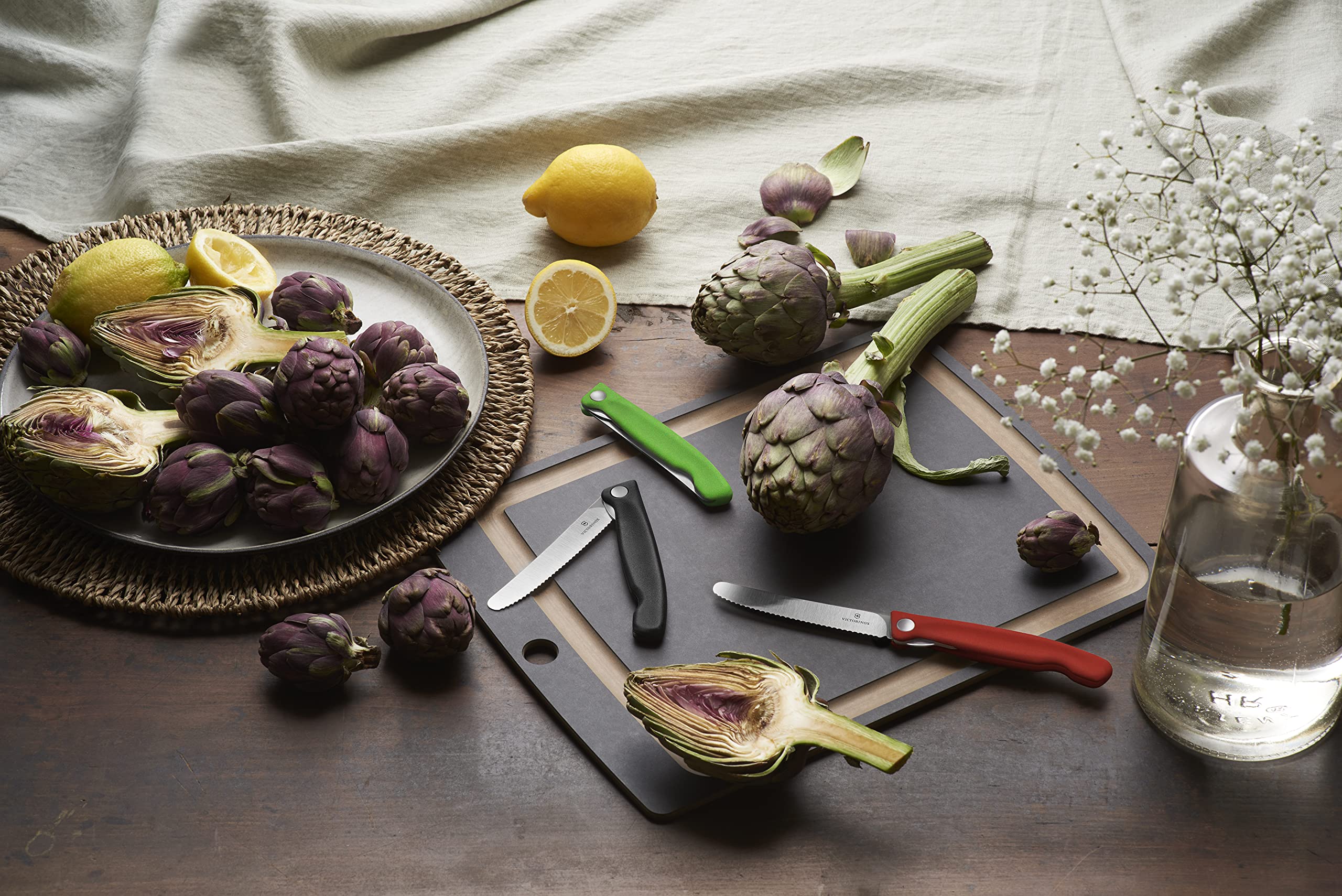 Victorinox Swiss Classic Faltbares Gemüsemesser, Für Picknick, Camping, Extra Scharfe Klinge, Gerader Schliff, Rot 2