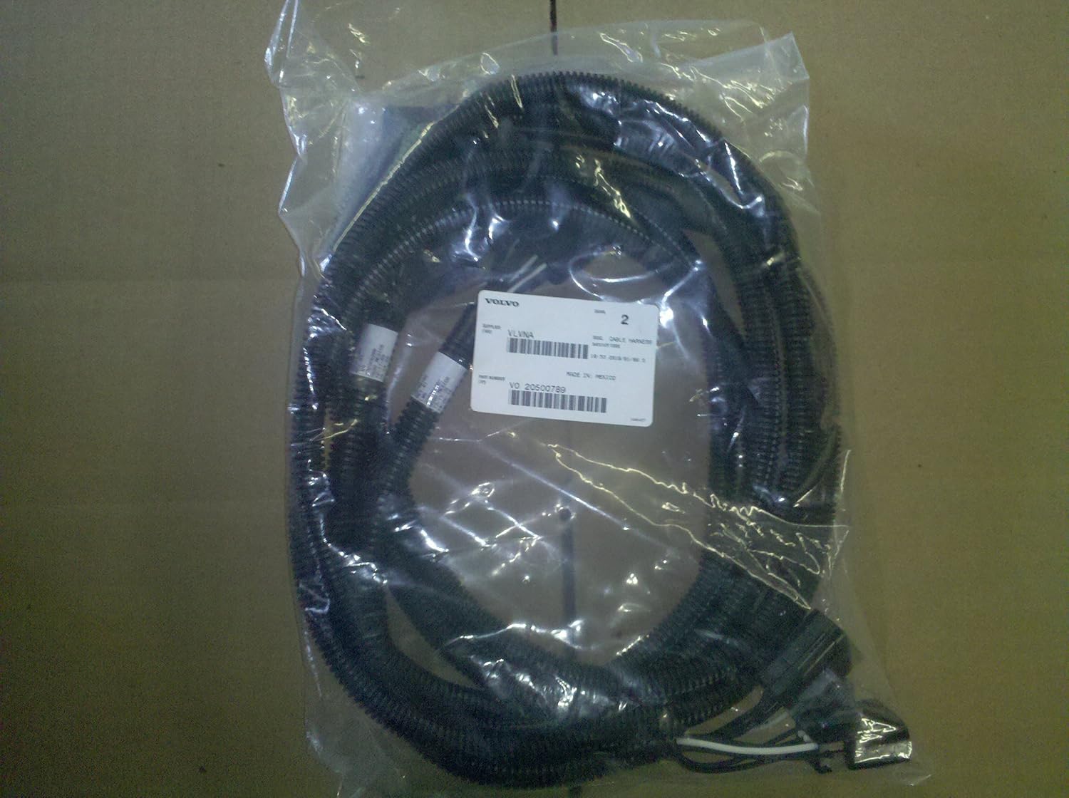 Amazon.com: Volvo Truck 20500789 VNL Headlight Wiring Harness: Automotive