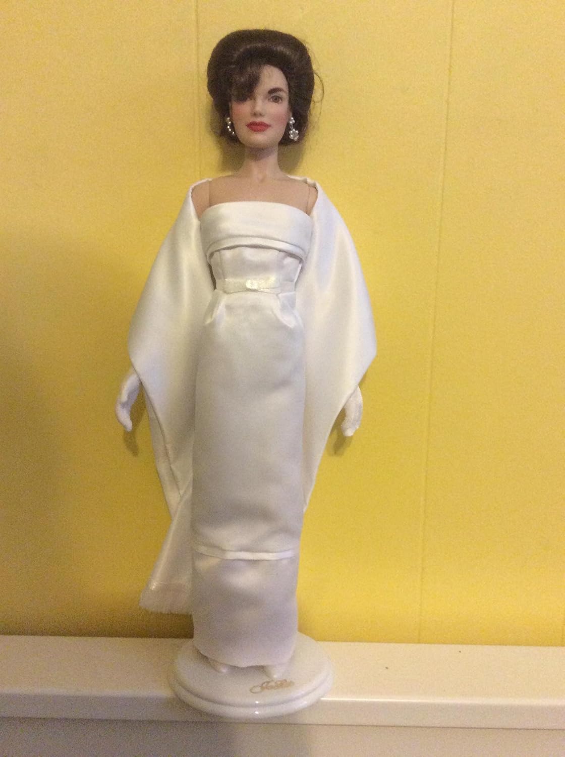 jacqueline kennedy porcelain doll