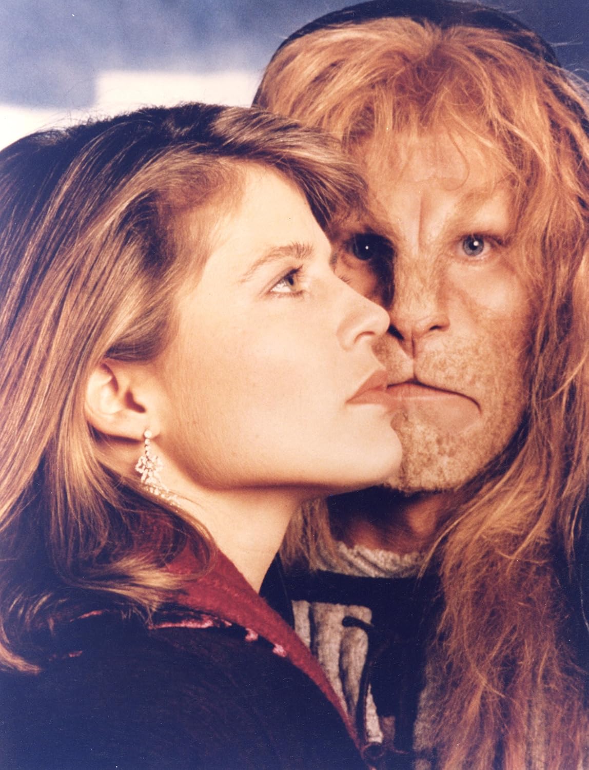 linda-hamilton-ron-perlman-beauty-and-the-beast-8x10-photo