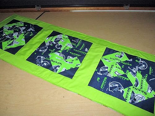 Amazon Com 42 X 15 Seattle Seahawks Table Runner Table Topper