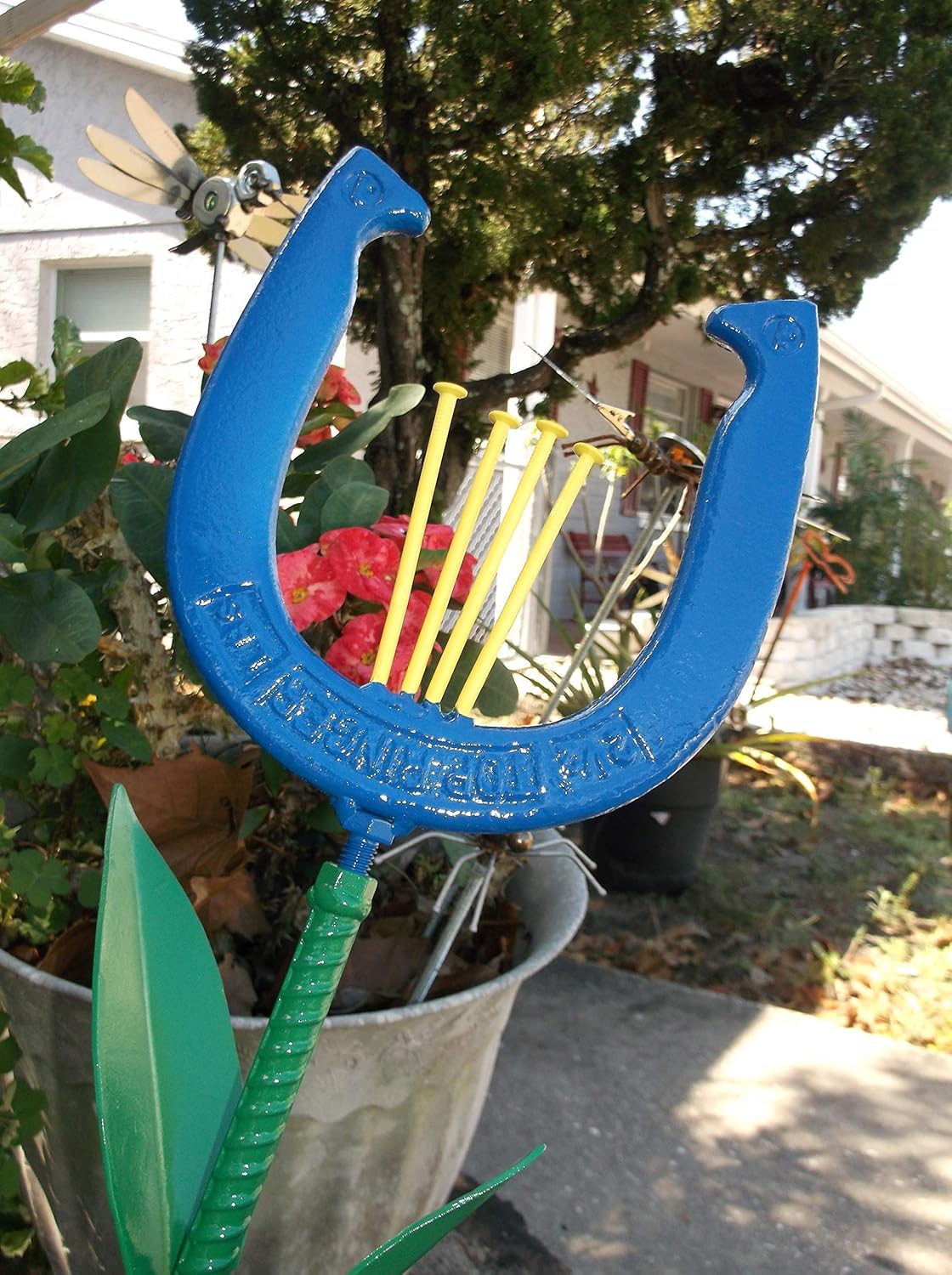 Blue Horseshoe Flower, Horseshoe Garden Art, Metal Yard Art