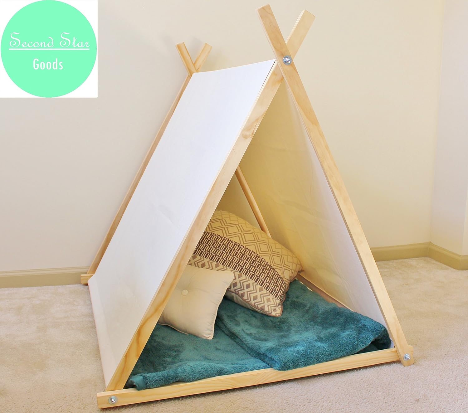kids play teepee