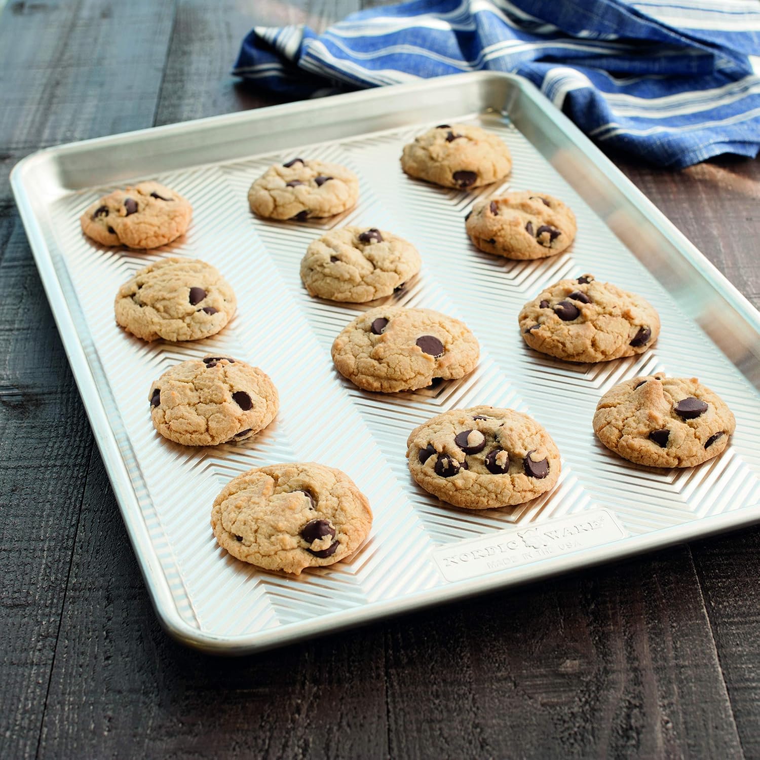 Nordic Ware Prism Quarter Sheet, Aluminium Baking Sheet with Improved Airflow, Premium Bakeware Made in The USA - Image 3