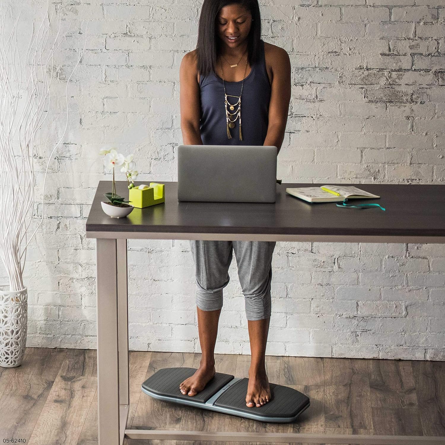 Gaiam Evolve Balance Board for Standing Desk - Stability Rocker Wobble Board for Constant Movement to Increase Focus, Alternative to Standing Desk Anti-Fatigue Mat : Sports & Outdoors
