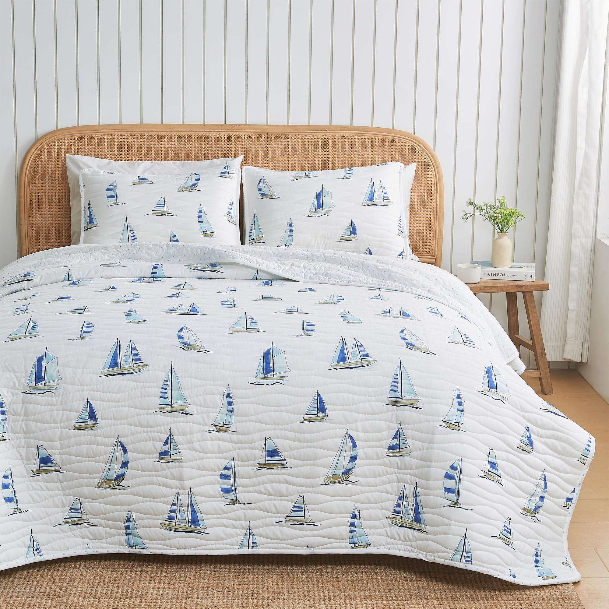 Great Bay Home Coastal Quilt Set - 3-Piece Full/Queen Size Nautical Bedding Set - Lightweight, All-Season, Reversible Bedspread (Blue Watercolor Sailboats) Image