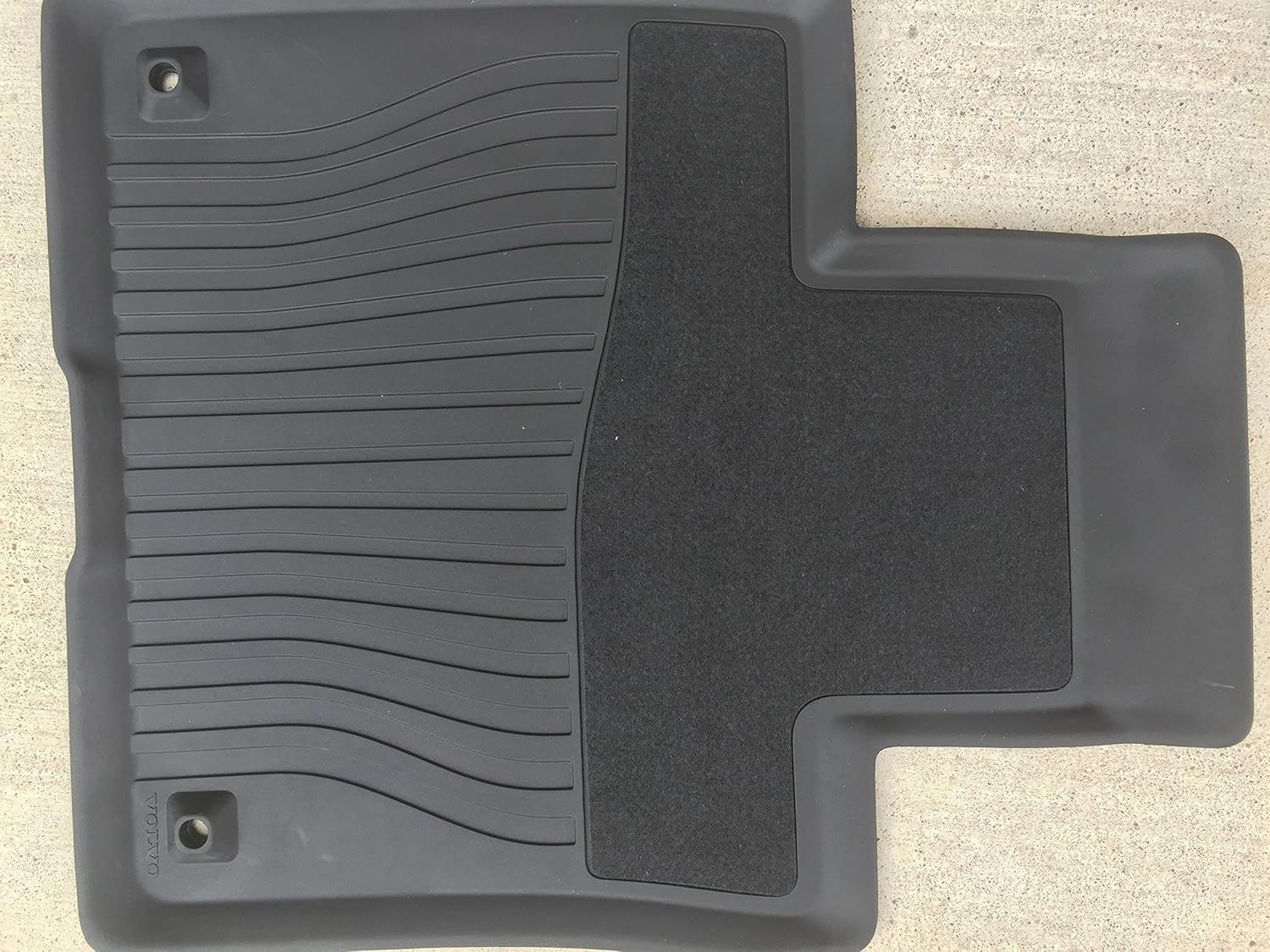 Volvo 20152016 XC90 OEM Black Rubber Floor mats Sports