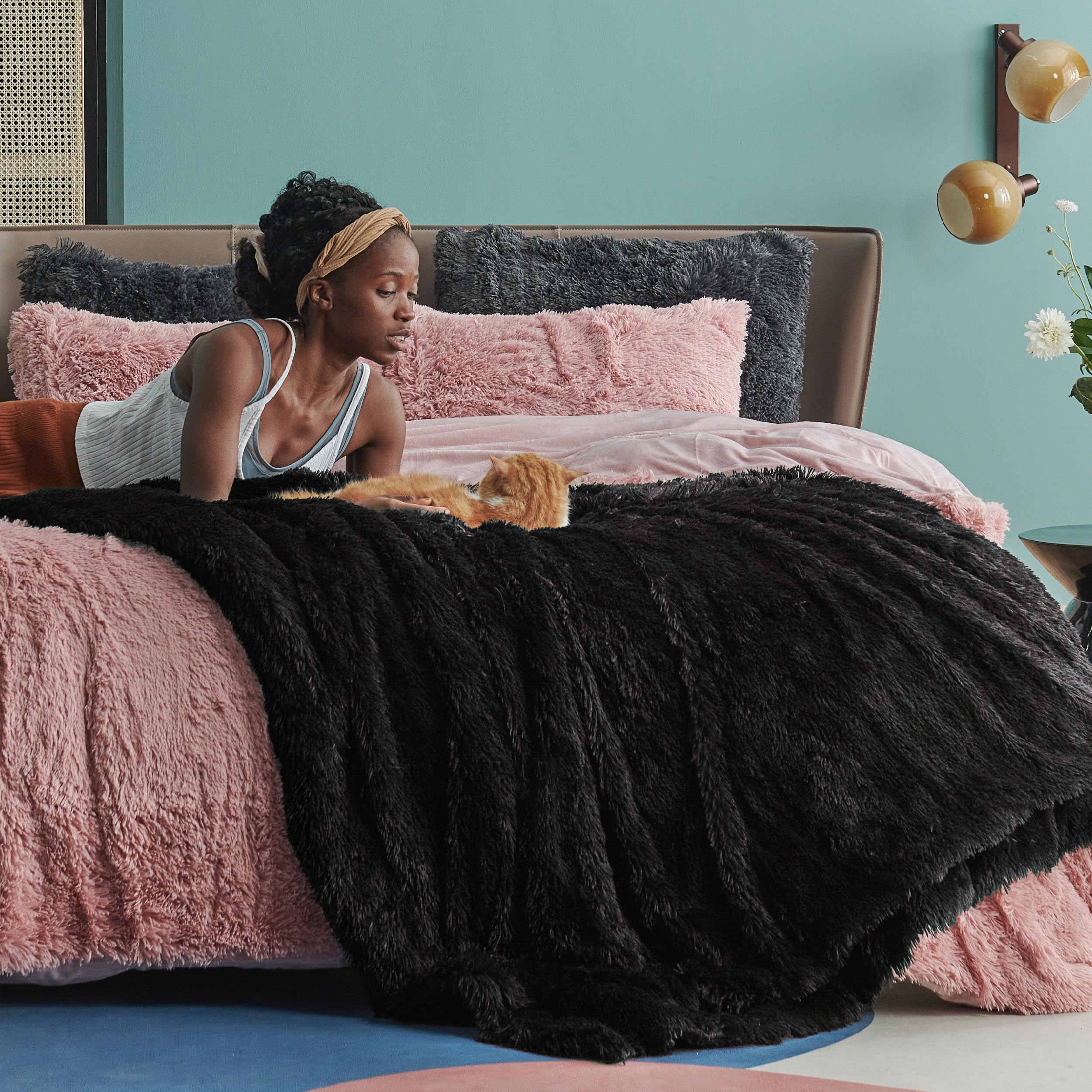 Bedsure Fluffy Black King Size Blanket for Bed, Thick Soft Sherpa Faux Fur Fleece Bedding Fuzzy Plush Winter Warm Heavy Oversize Big Large King Blanket, Cozy Black Gifts for Men Women, 108x90