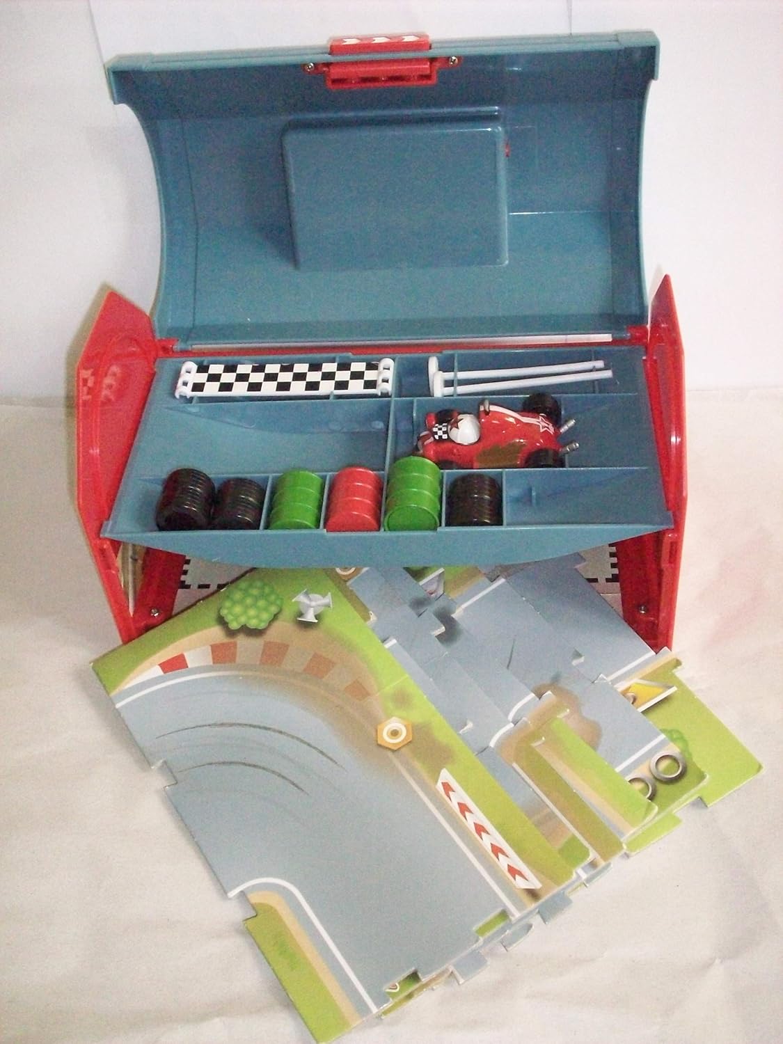 Roary the Racing Car Silver Hatch Racetrack Playset by