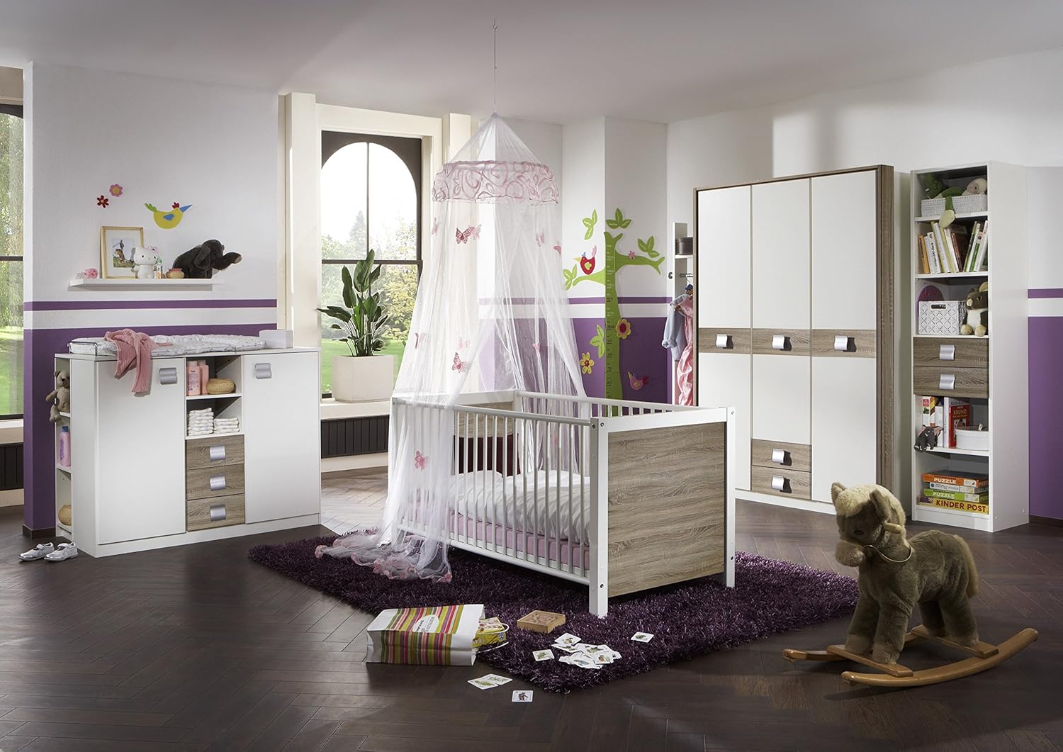 Wimex Babyzimmer Set Jalta Bestehend Aus Schrank Babybett Umbauseiten Wickelkommode Und Regal Liegeflache 70x140 Cm Weiss Absetzung Eiche Sagerau Amazon De Kuche Haushalt