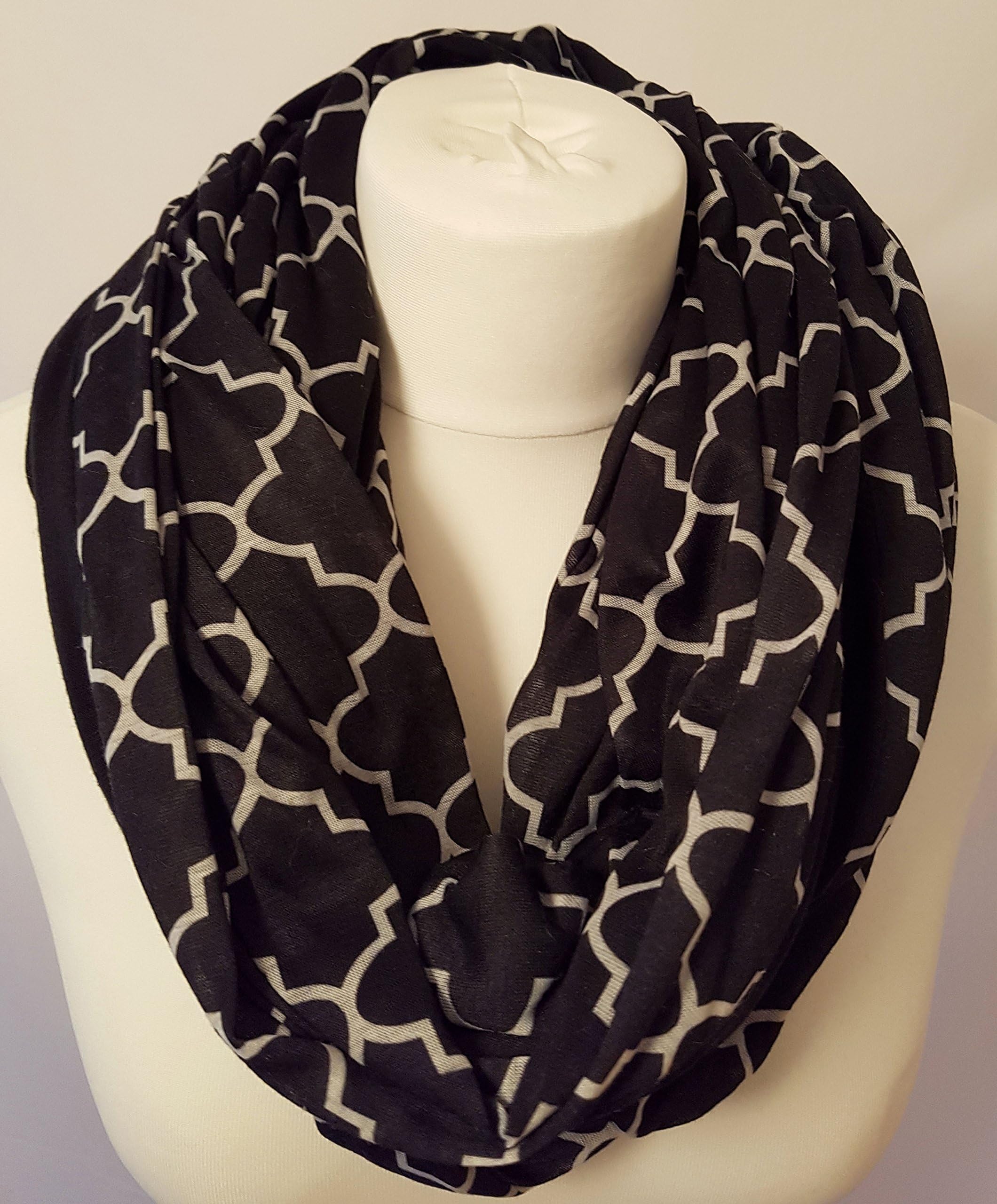 FANTASTIC VALUE! REVERSIBLE BREASTFEEDING COVER/SCARF IN VARIOUS COLOURS & DESIGNS. TWO COVERS AND TWO SCARVES IN ONE! From Baby Needs Me, Two Colour Multi Use Breastfeeding Cover. With Contrasting Plain Reverse Colour. Generous Size Of 170cm x 70cm To Help Give Maximum Coverage When Feeding Baby. Ideal Gift For Breastfeeding Mums And Baby Showers.
