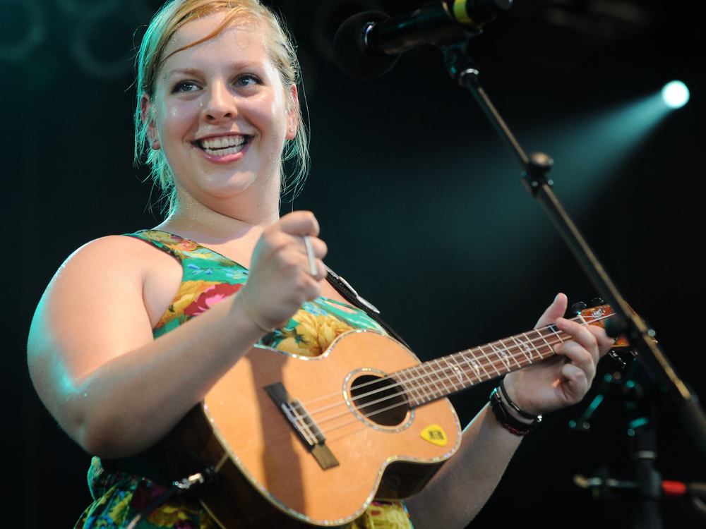 Julia Nunes On Amazon Music