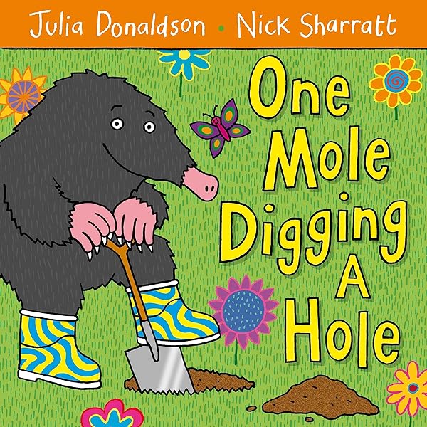 Amazon.com: Hippo Has a Hat: Donaldson, Julia, Sharratt, Nick: Books