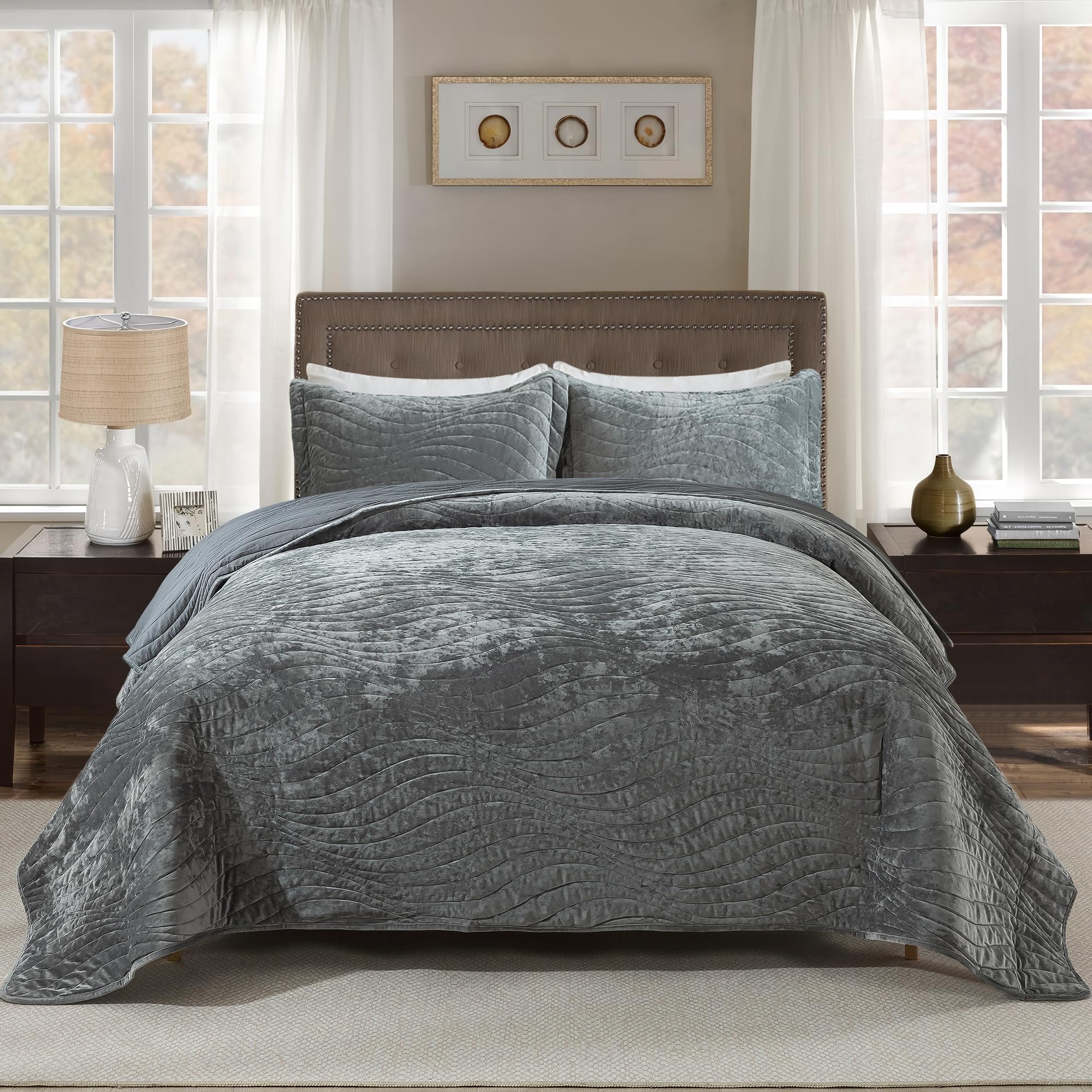 HoneiLife Velvet Quilt Sets Queen - Lightweight Bedspreads 3-Pieces, Wavy Coverlets Rustic Bed Cover Queen Quilt Bedding Sets for All Season Use, Grey Image