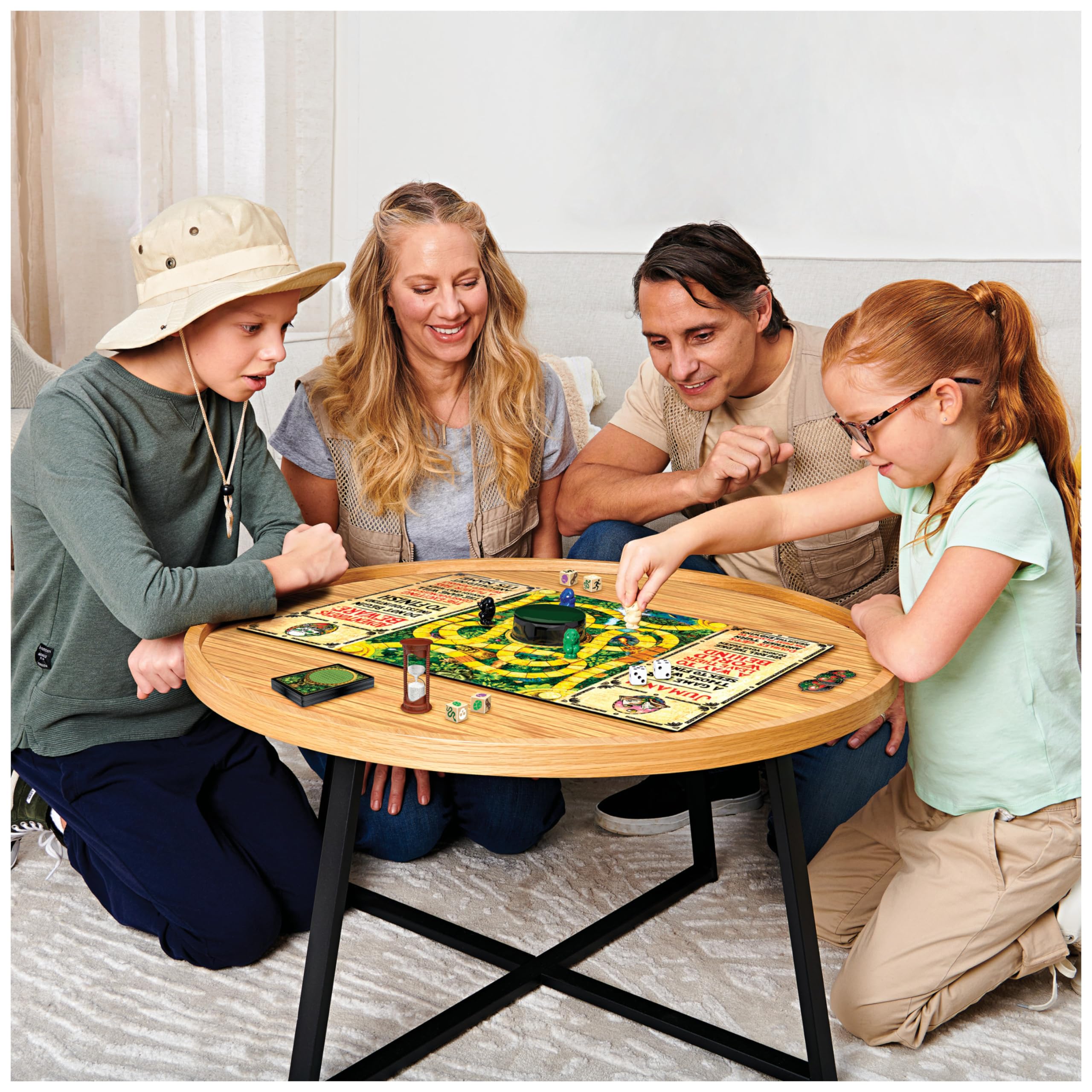 Spin Master Games - Jumanji - das actiongeladene Familienspiel für 2–4 mutige Abenteurer ab 8 Jahren - kooperatives Abenteuerspiel mit spannenden Challenges 4