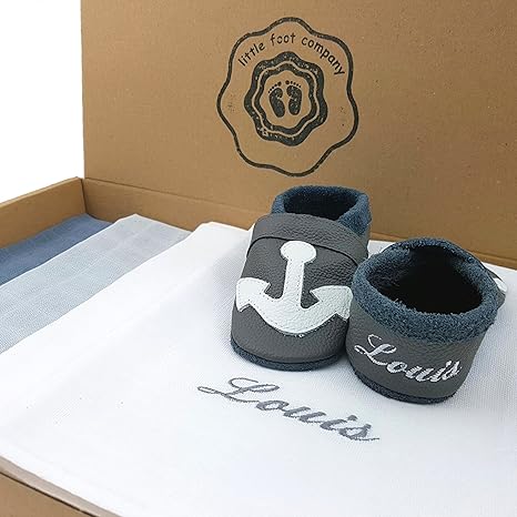 Sparen mit dem Starterset! Geschenkeset 4 Spucktücher mit einer Namensstickerei und handgemachte Krabbelschuhe, personalisier