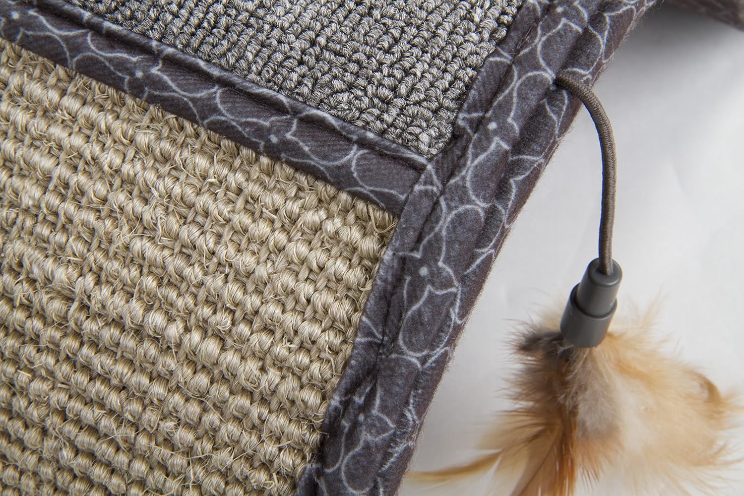 SmartyKat Scratch Scroll Cat Scratcher Carpet and Sisal Cat Furniture - Assorted colors : Scratching Pads : Pet Supplies