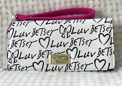 luv betsey wristlet
