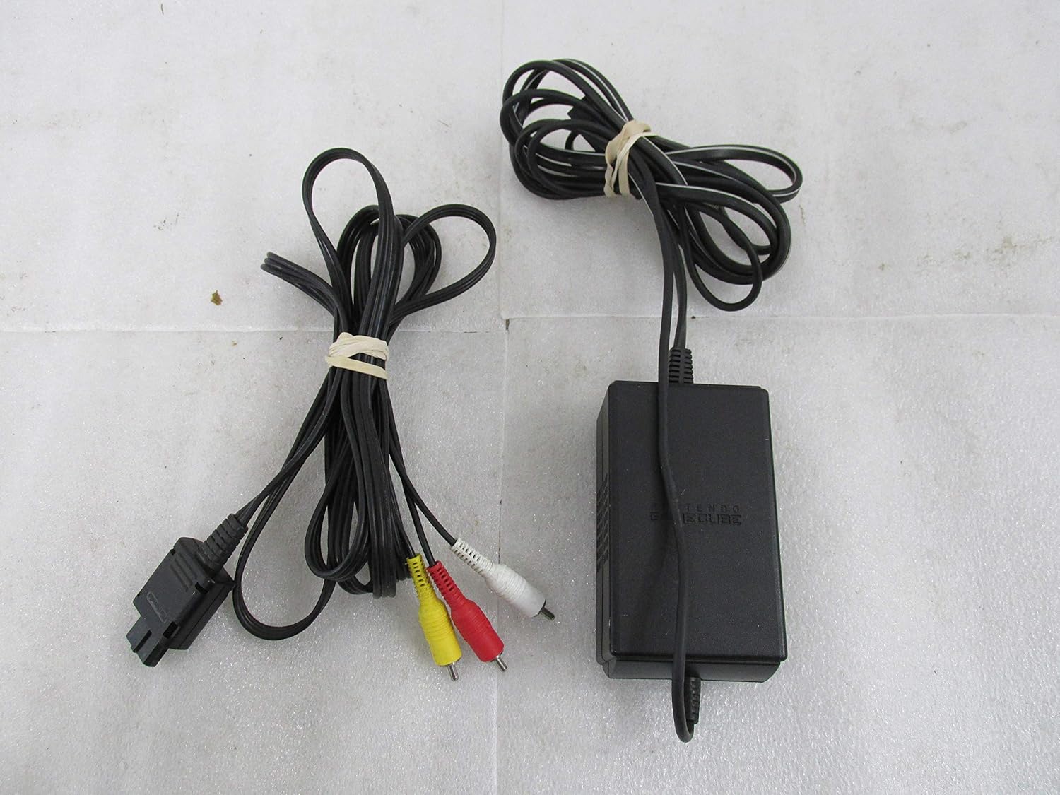 Gamecube Console Platinum: Artist Not Provided: Video Games