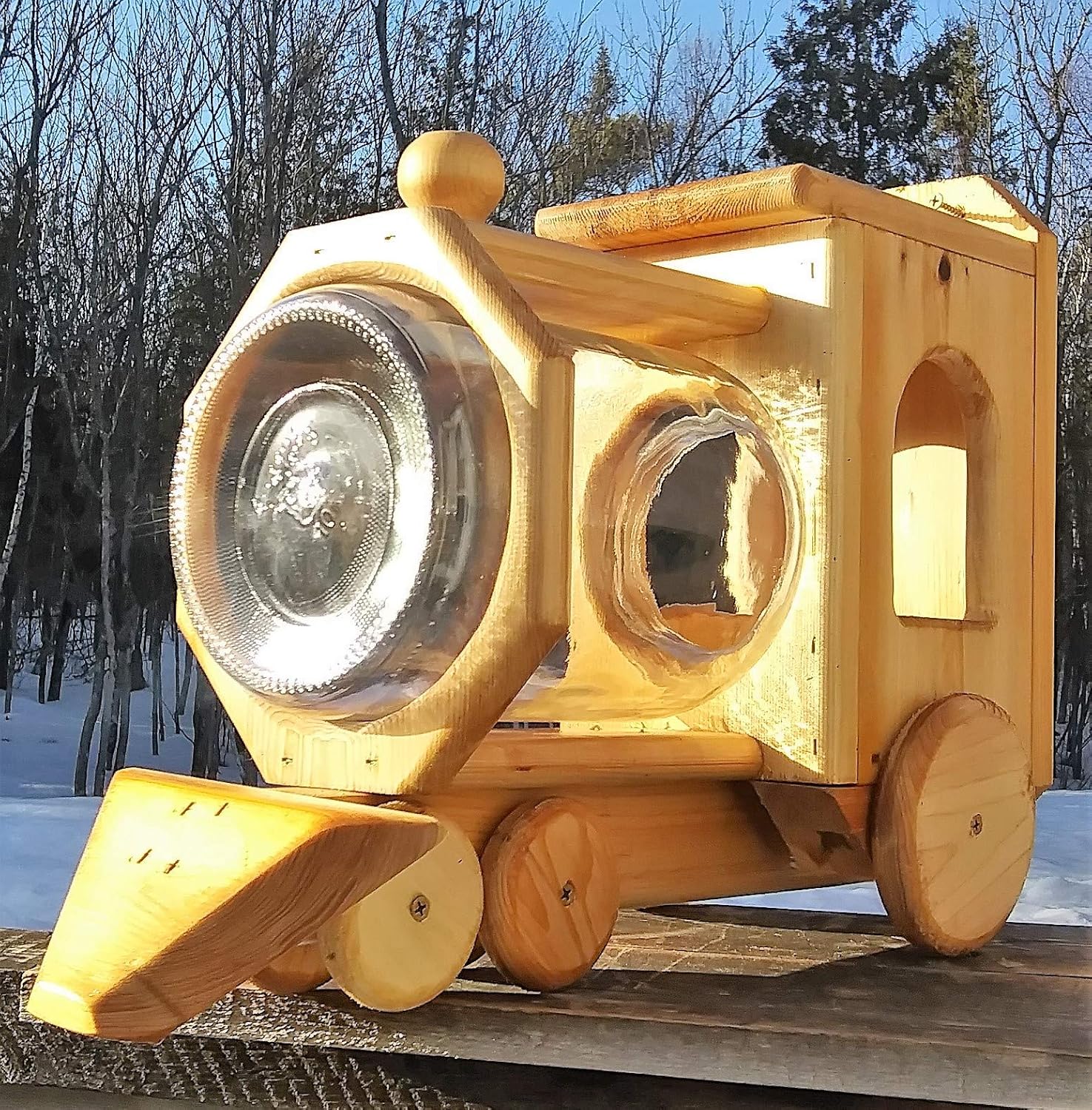 Amazon Com Train Gallon Glass Jar Squirrel Feeder Cedar Wood