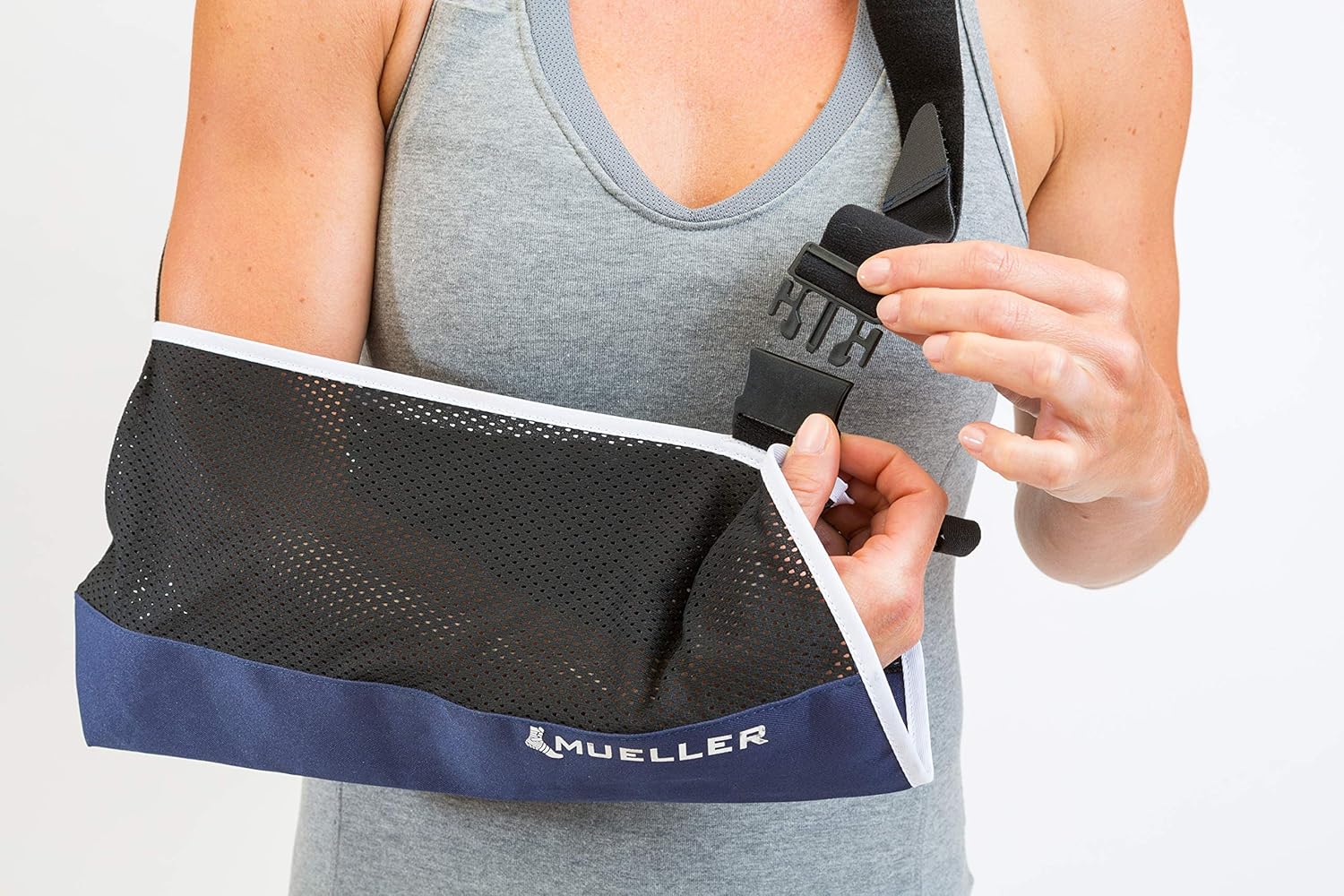 Mueller New & Improved Arm Sling, Blue, One Size Fits Most: Health & Personal Care
