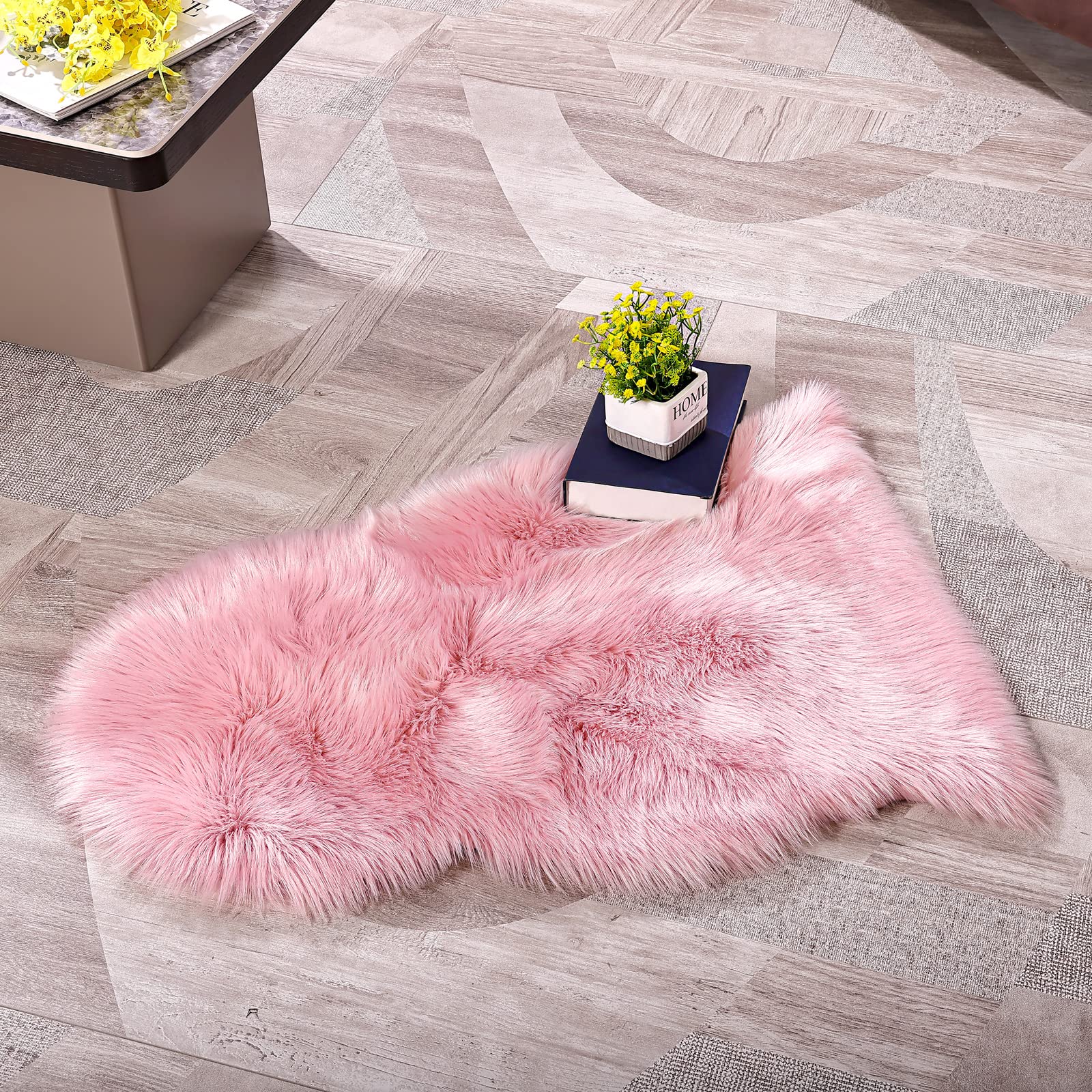 YIHAIC Faux Fur Sheepskin Style Rug,Faux Fleece Fluffy Area Rugs Seat Pad Anti-Skid Yoga Carpet for Living Room Bedroom Sofa Floor