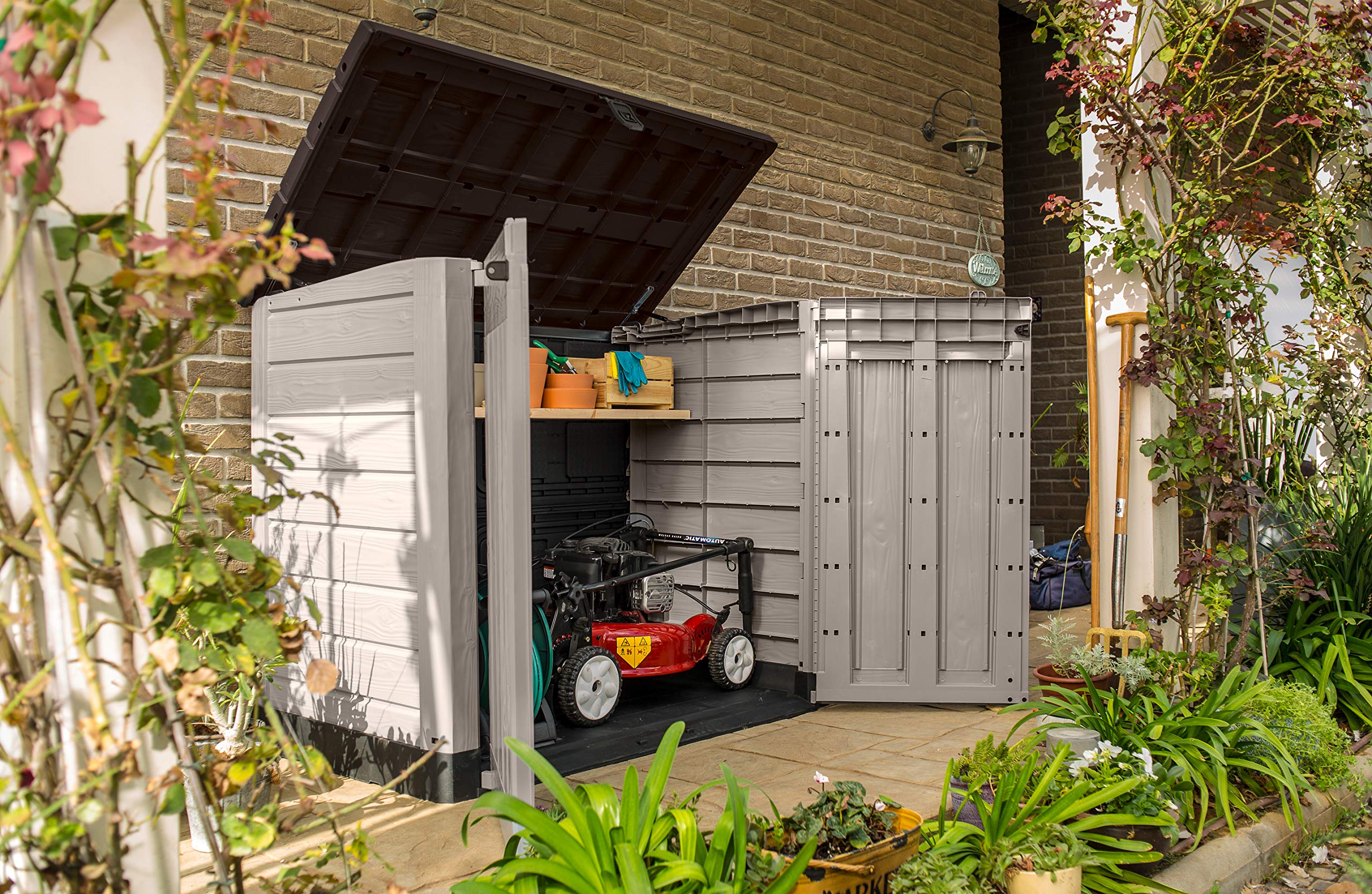 Keter Store it Out Pro Mülltonnenbox mit Gasdruckfeder, wetterfest, abschließbar, beige, 1.200 L, 145,5 x 82 x 123cm, passend für 2x240l Abfalltonnen 4
