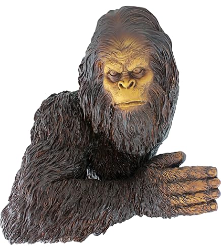 Bella Haus Bigfoot Gartenstatue – Sasquatch Mit Kaffeetasse, Handbemaltes Harz