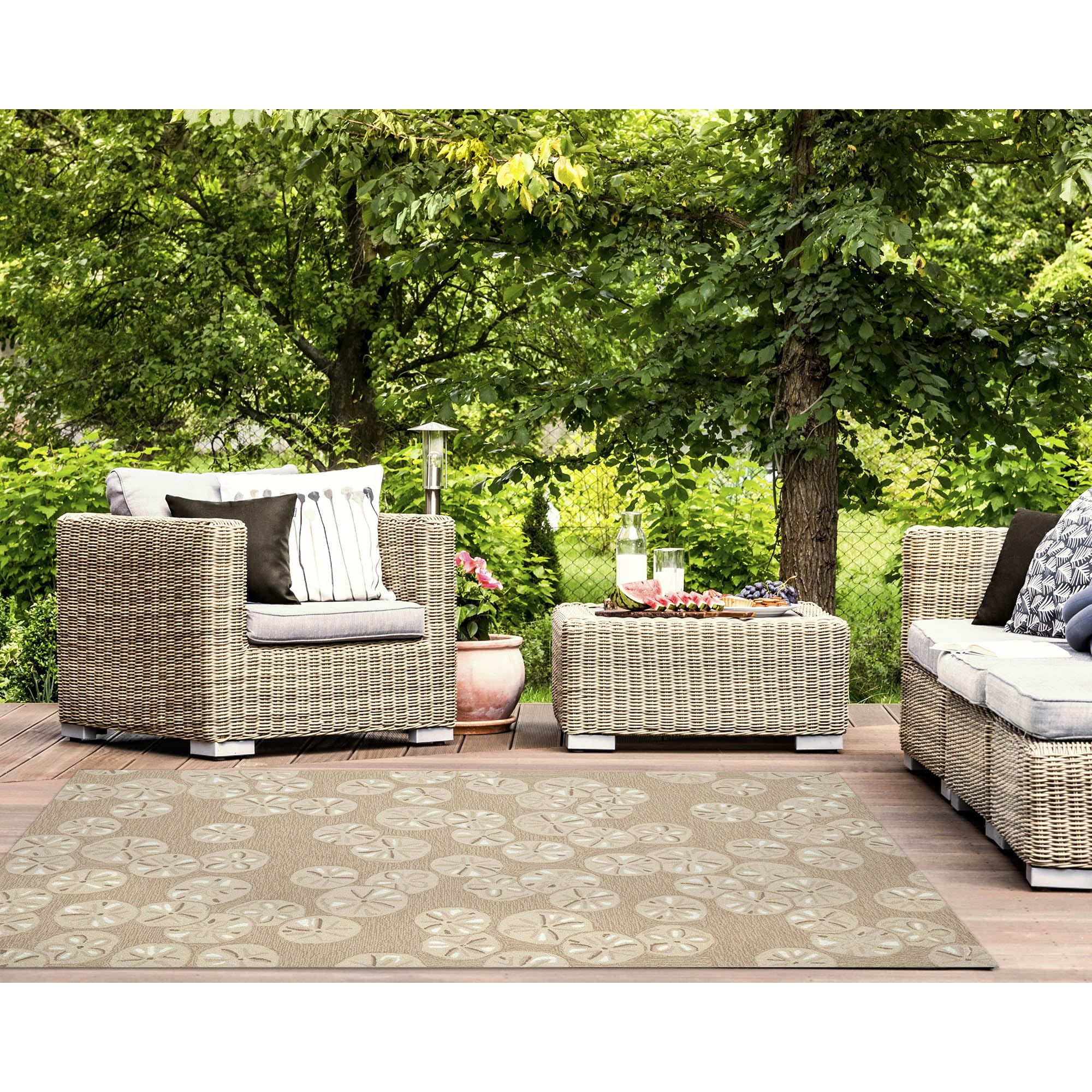 Photo 1 of Liora Manne Capri Indoor/Outdoor Handmade Synthetic Blend Durable Area Rug - Transitional Graphic Coastal Beach Decorative (Sea Biscuit Natural) (7'6" x 9'6")