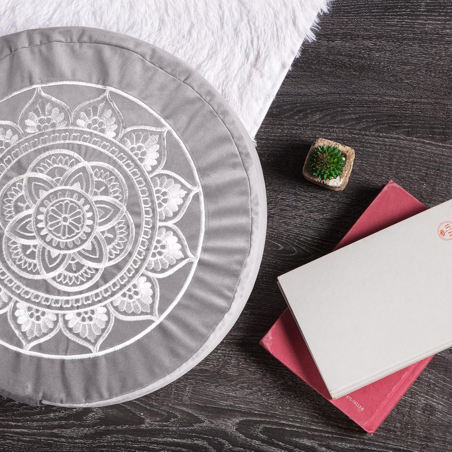 Florensi Meditation Cushion (16"x16"x5"), Large Velvet Meditation Pillow, Premium Yoga Pillow for Women and Men, Yoga Cushion, Meditation Pillows for Sitting on Floor, Buckwheat Meditation Cushions: Kitchen & Dining