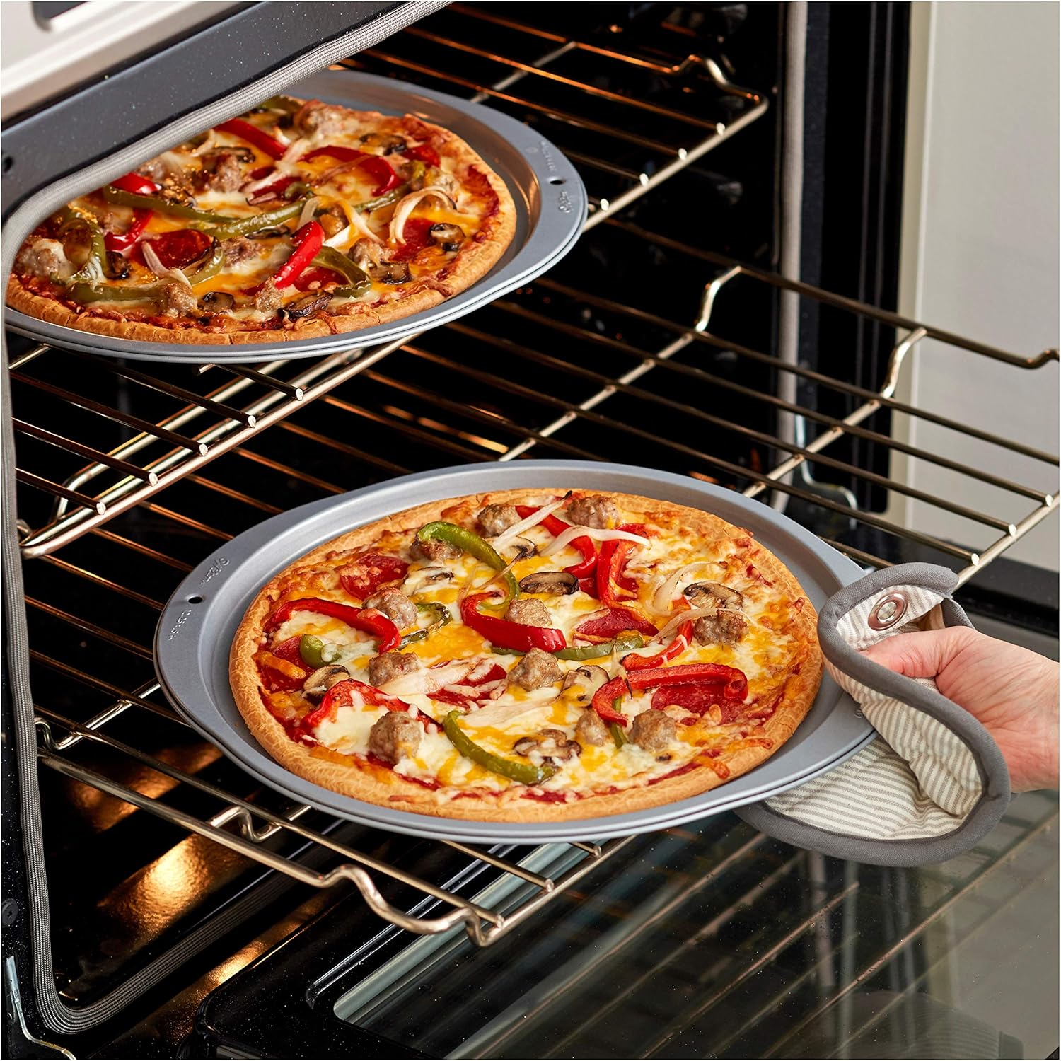 Wilton Recipe Right Pizza Pans, 2-Piece Set: Kitchen & Dining