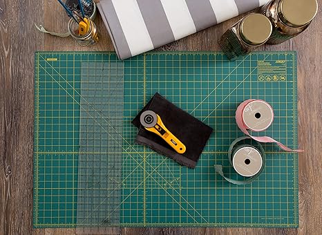 Green//Black Fabric /& Scrapbooking for Quilting Sewing Craft Green//Black Big Double Sided 5-Ply Cutting Board NEWBRAUG 24 /&times; 32 Large Self Healing Gridded Rotary Cutting Mat