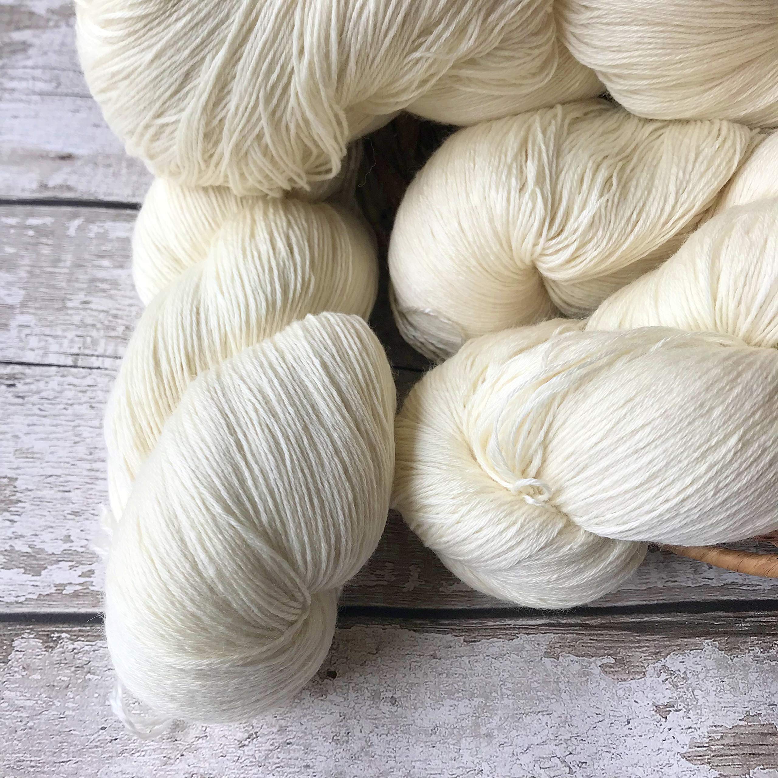 Undyed 100% Merino Wool Yarn Sock Yarn - Raw White Wool Hanks for Dyeing - Superwash 4ply - Merinoland (1kg)