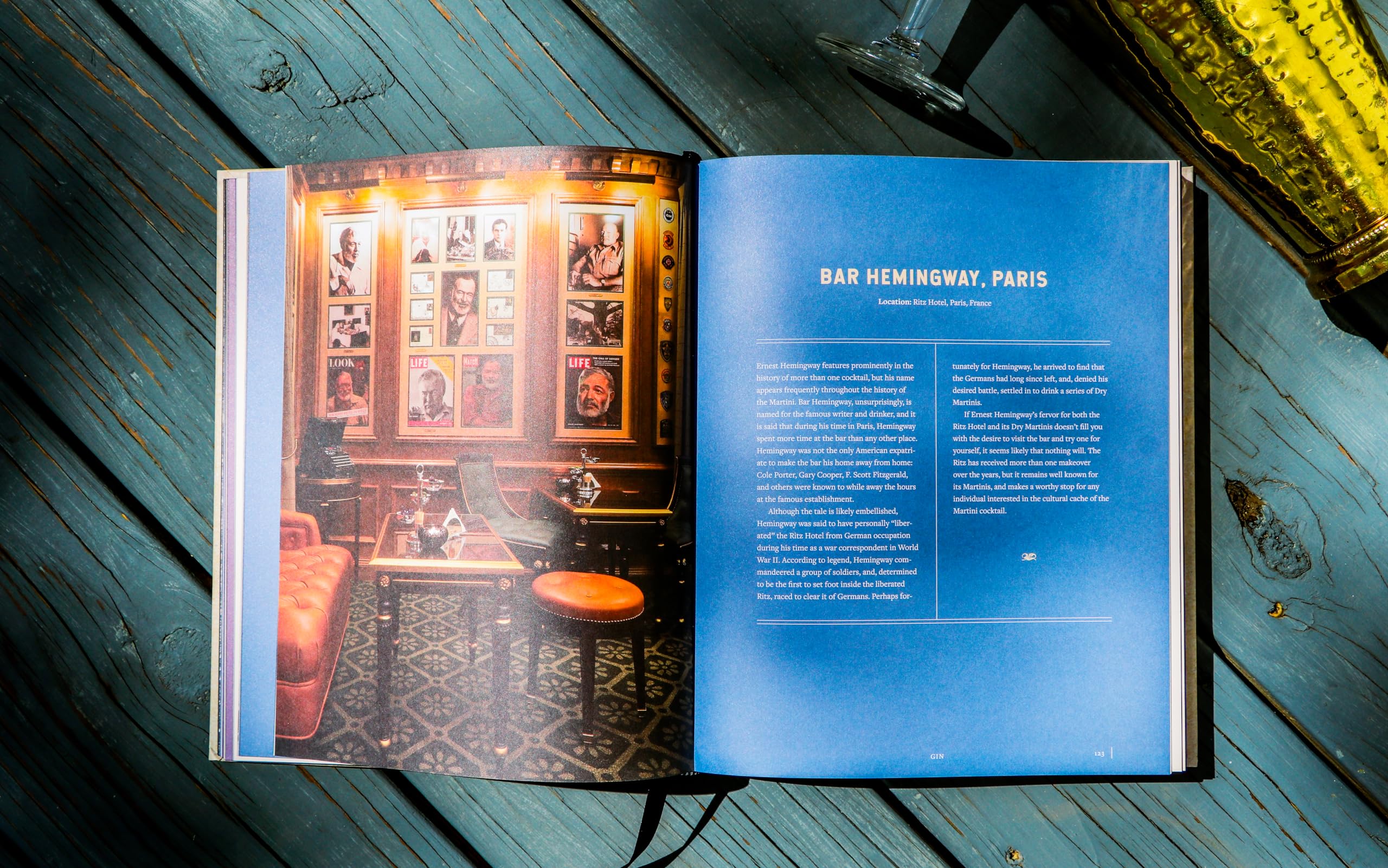 The Encyclopedia of Cocktails: Over 1,000 Cocktails for Every Occasion (Encyclopedia Cookbooks)