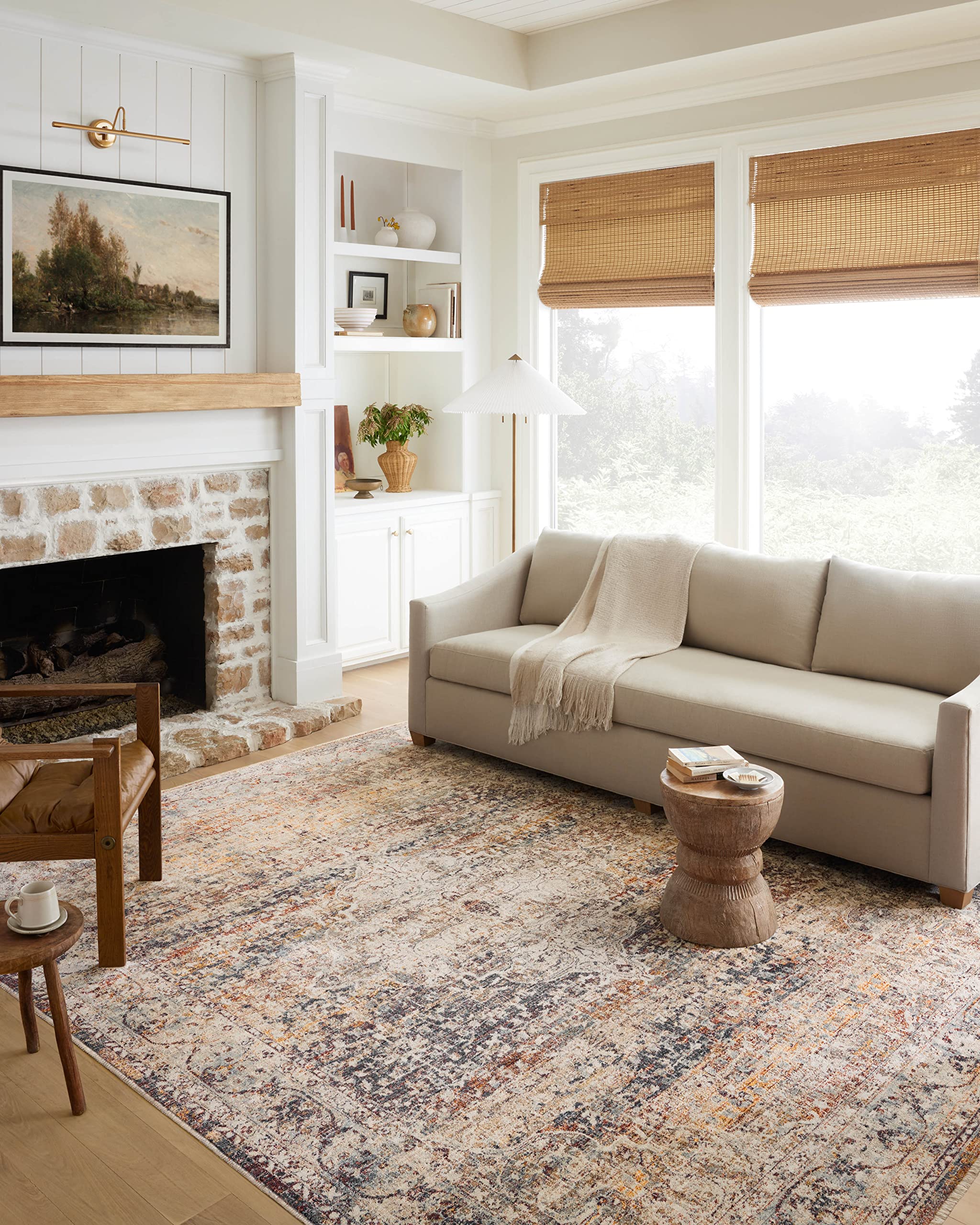 Loloi Sorrento Collection 5′-3″ x 5′-3″ Round Accent Rug in Natural/Multi – Vintage Inspired Patterned Area Rug, Unique Area Rug for Living Room, Bedroom, Dining Area
