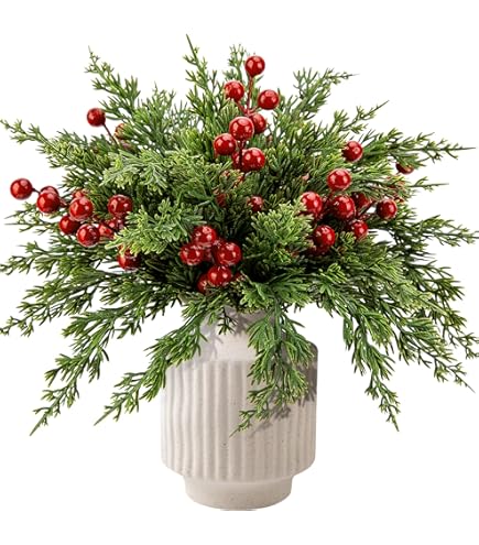 Piques De Baies Rouges Artificielles Et Pommes De Pin