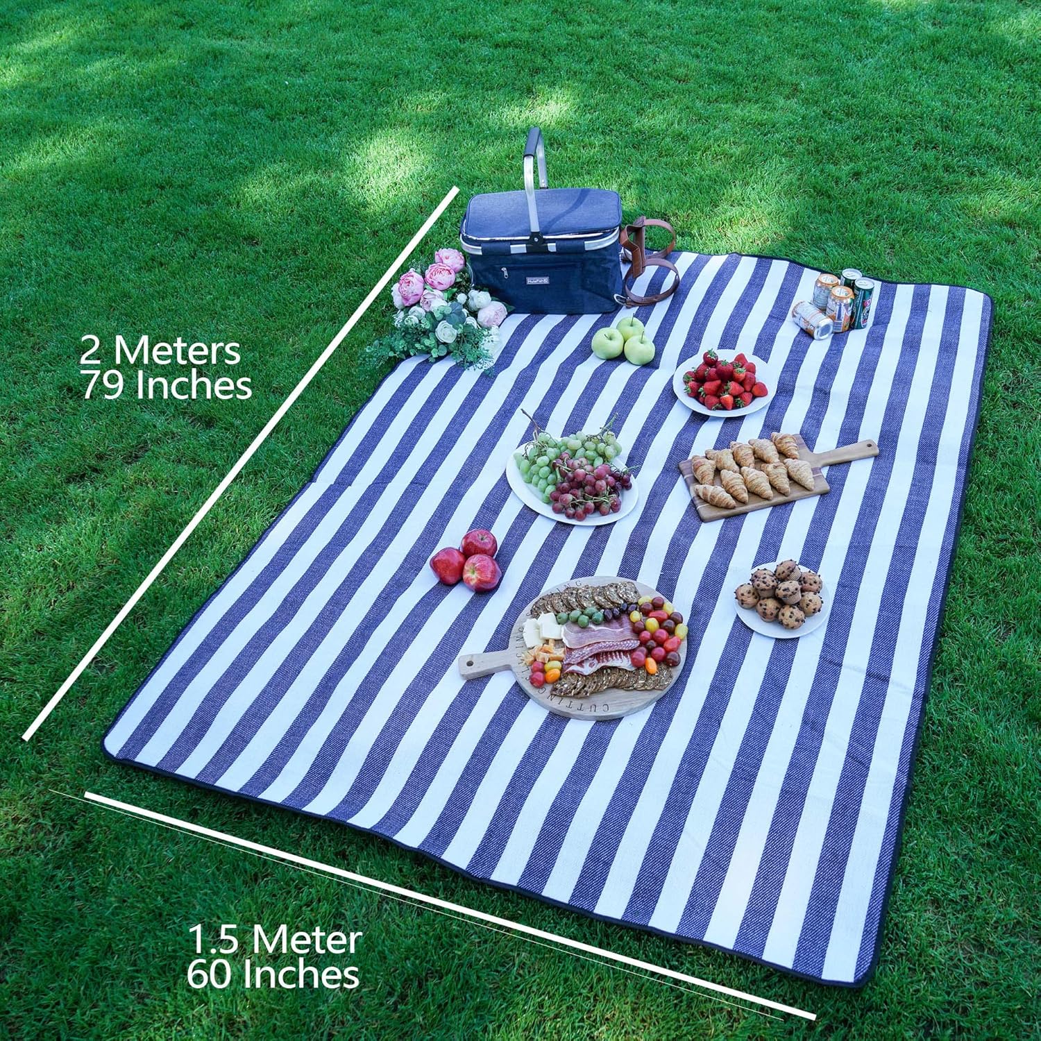HulaFish Large 59''x79'' Waterproof Picnic Blanket - 3 Layered Foldable Outdoor Picnic Mat Perfect for Park and Beach, Grass / Water Resistant - Beach Blanket / Picnic Blankets: Kitchen & Dining