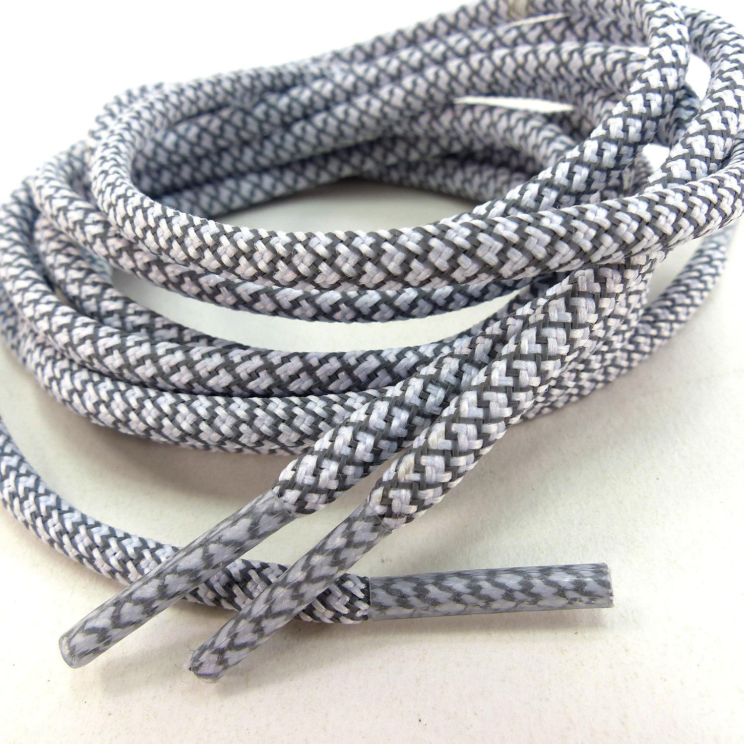 Amazon ハッピー パッチ 大人の靴ひも 靴紐 丸紐 白 ホワイト Etsr 662 スニーカーケア シューレース おしゃれ レディース メンズ 1足セット 2本入 Happy Patch ハッピー パッチ 靴ひも