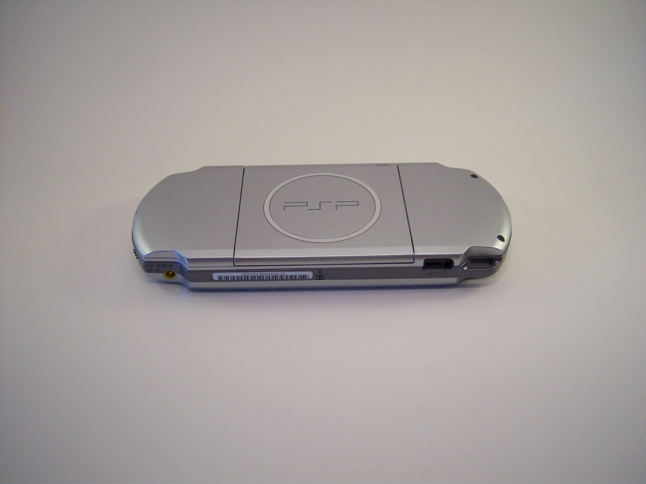 PlayStation Portable Limited Edition Ratchet & Clank Entertainment Pack - Mystic Silver