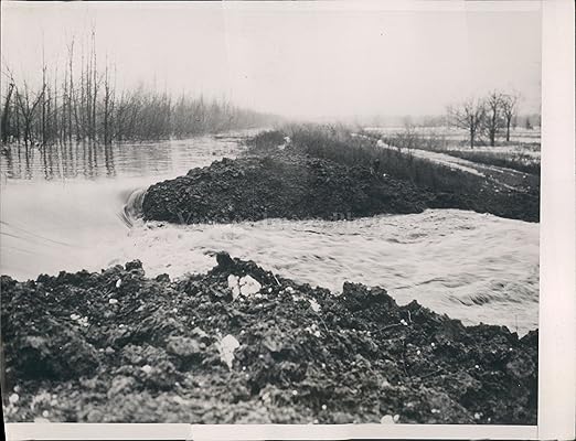 Amazon Com Vintage Photos 1937 Dynamite Blast Water Cairo Il