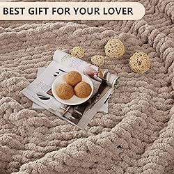 L'AGRATY Chunky Knit Blanket
