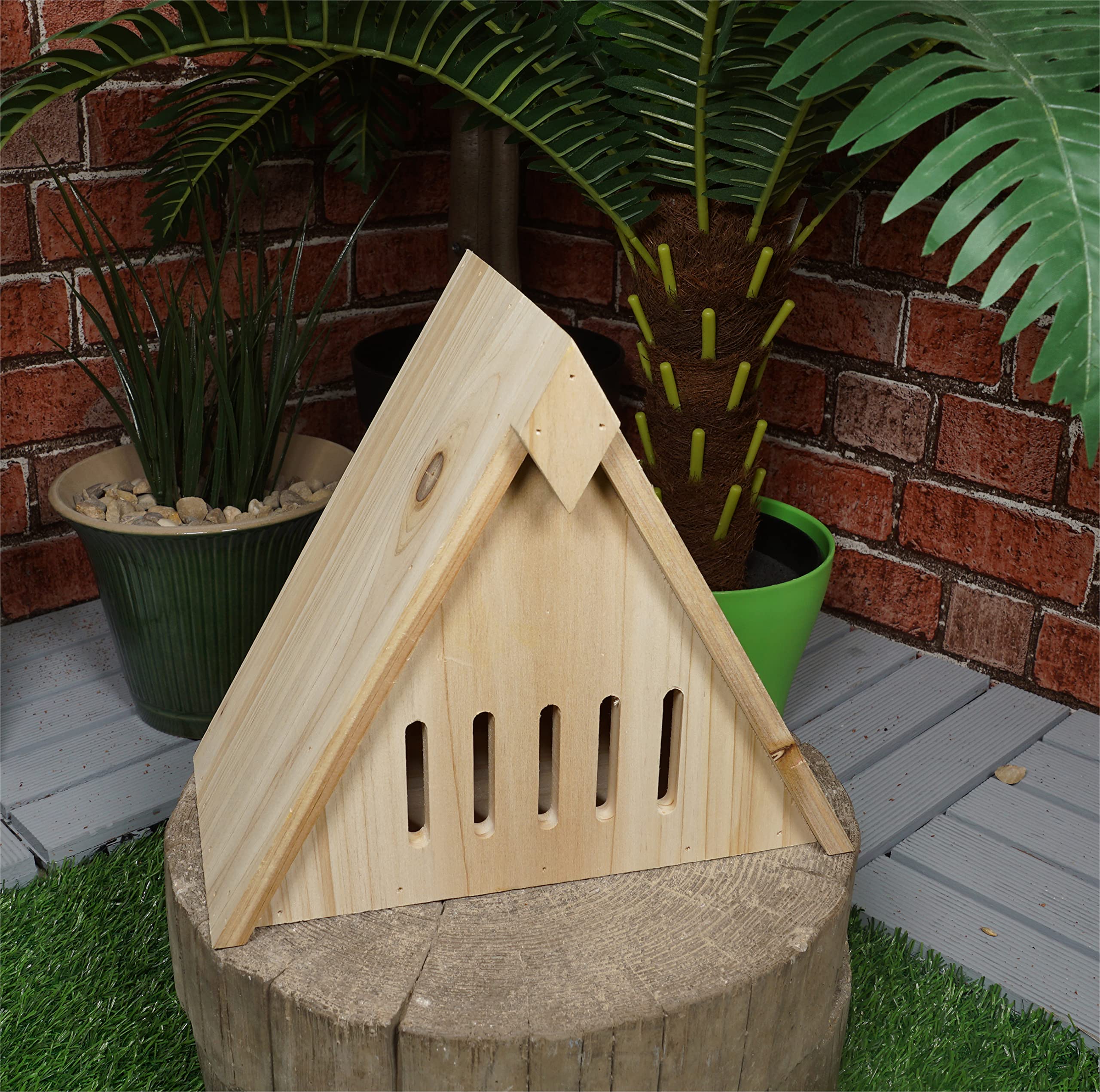 St Helens Home and Garden Eco-Friendly Wood Butterfly House Home Hotel For Butterflies and Moths Weather Resistant