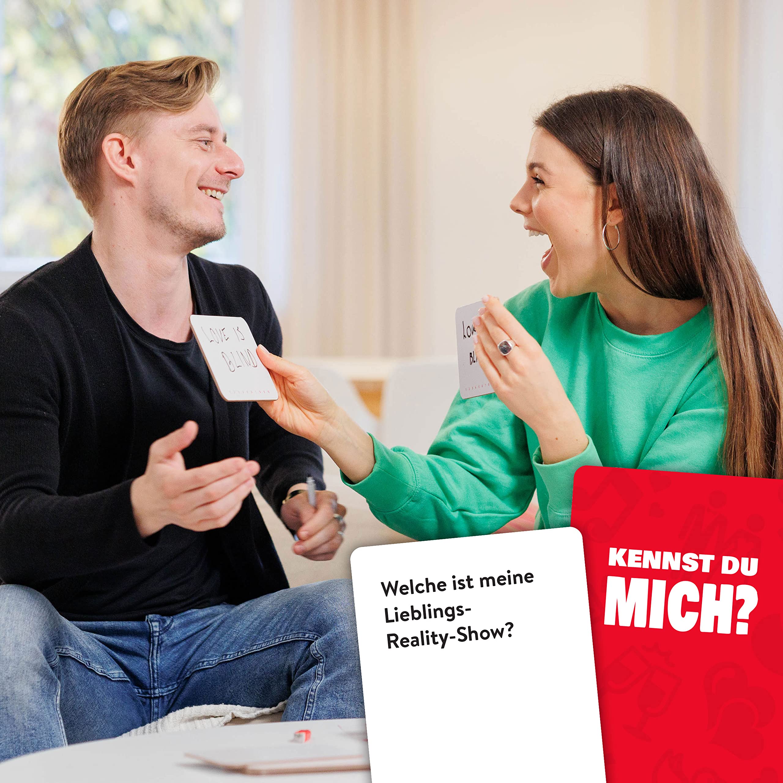 The World Game | Kennst du Mich Paare - Wie gut kennst du deinen Partner - Fragenspiel und Kartenspiel für Paare auf Deutsch, 150 Fragen, für 2-6 Spieler, Idee für Valentinstag oder Jahrestag 5