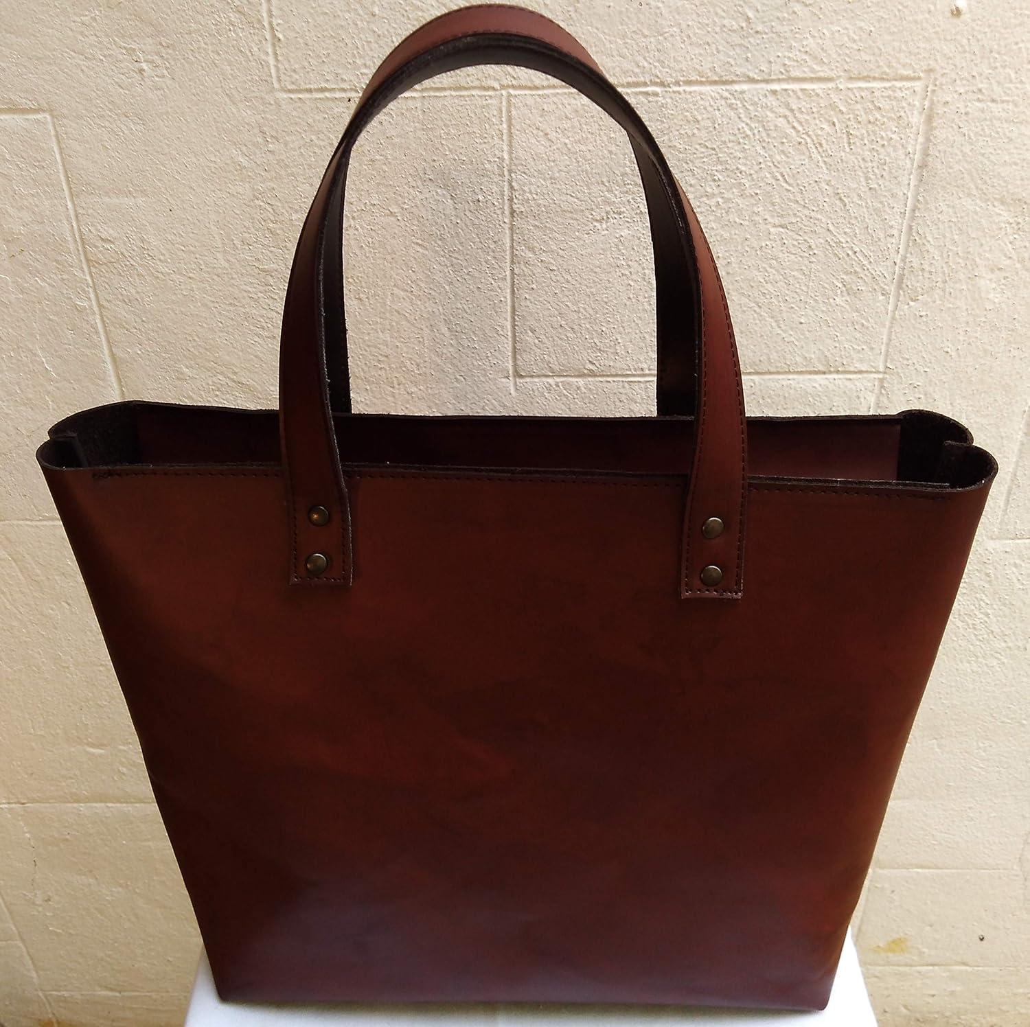 leather tote with zipper top